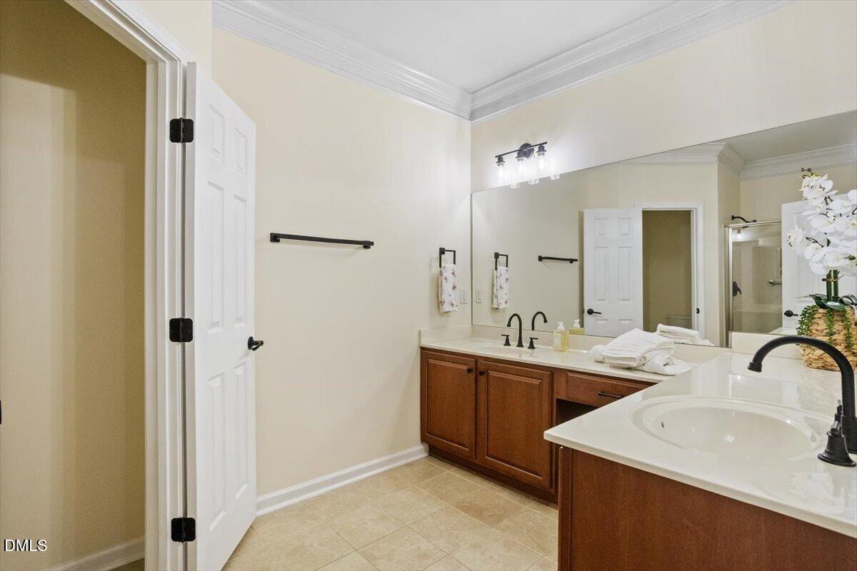 988 Ambergate Station Property Photo 24