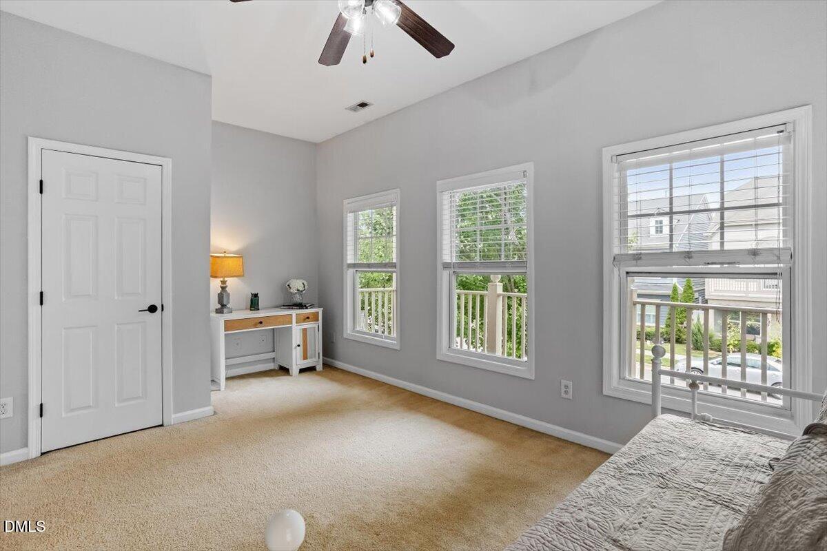988 Ambergate Station Property Photo 30