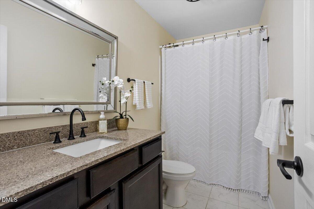 988 Ambergate Station Property Photo 33