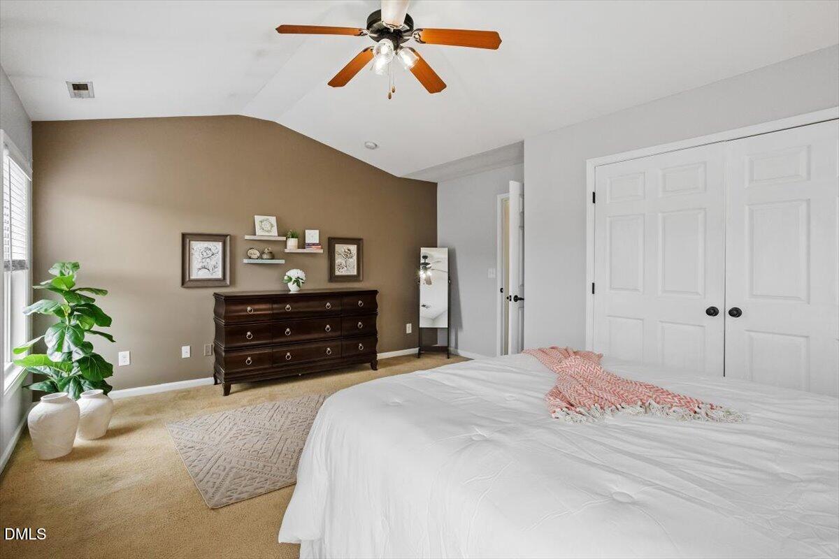 988 Ambergate Station Property Photo 35