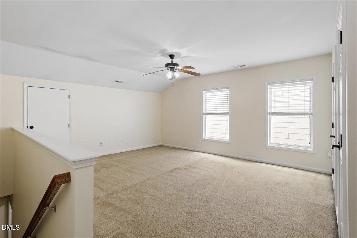 988 Ambergate Station Property Photo 36