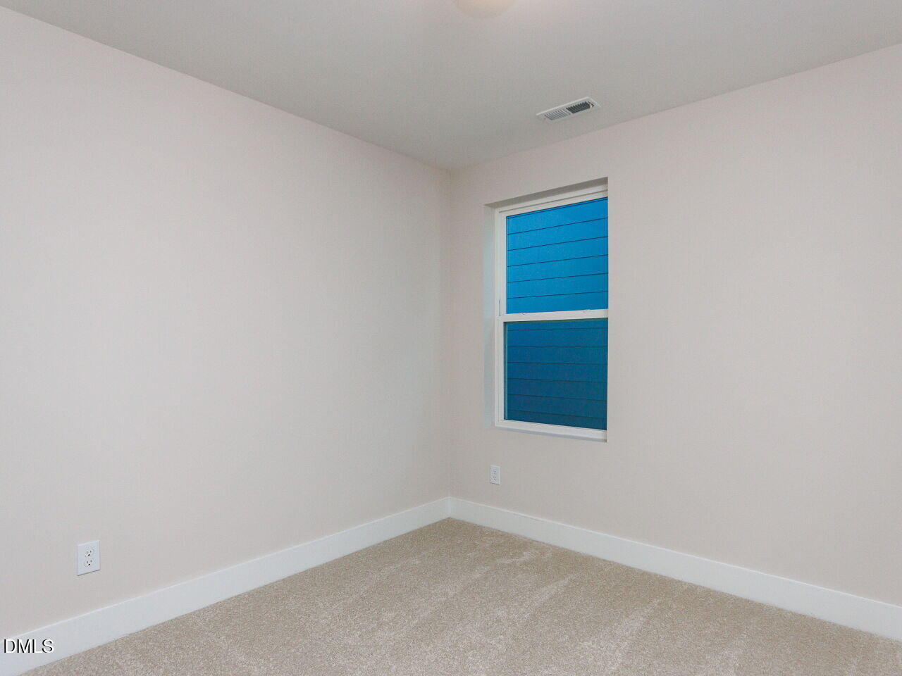 402 North Village Parkway Property Photo 21