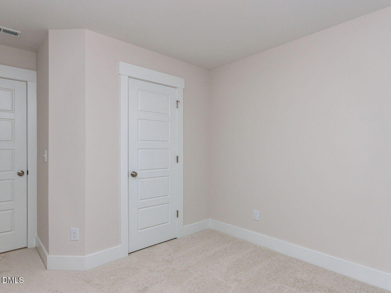 402 North Village Parkway Property Photo 22