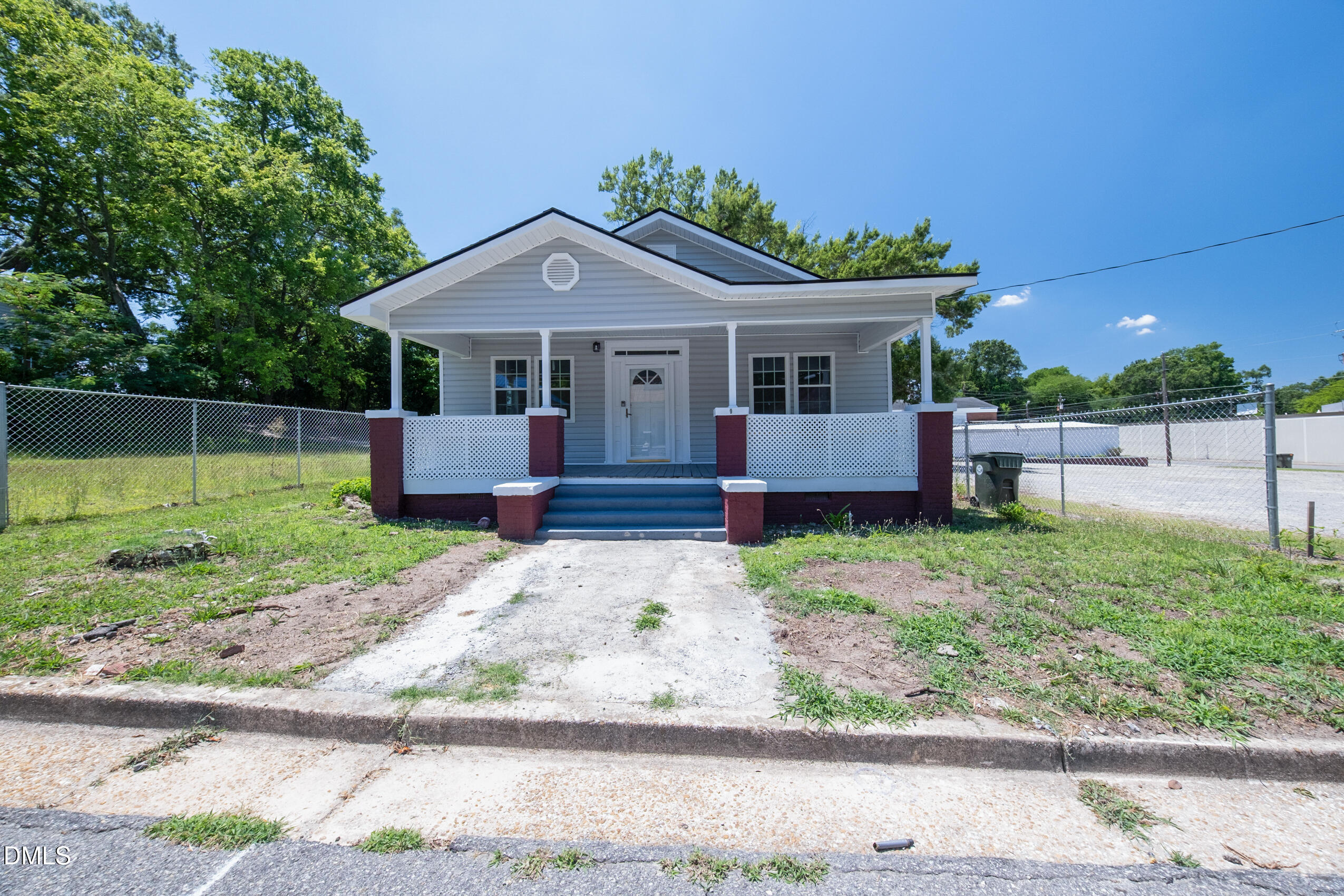 602 Simmons Street Property Photo 1