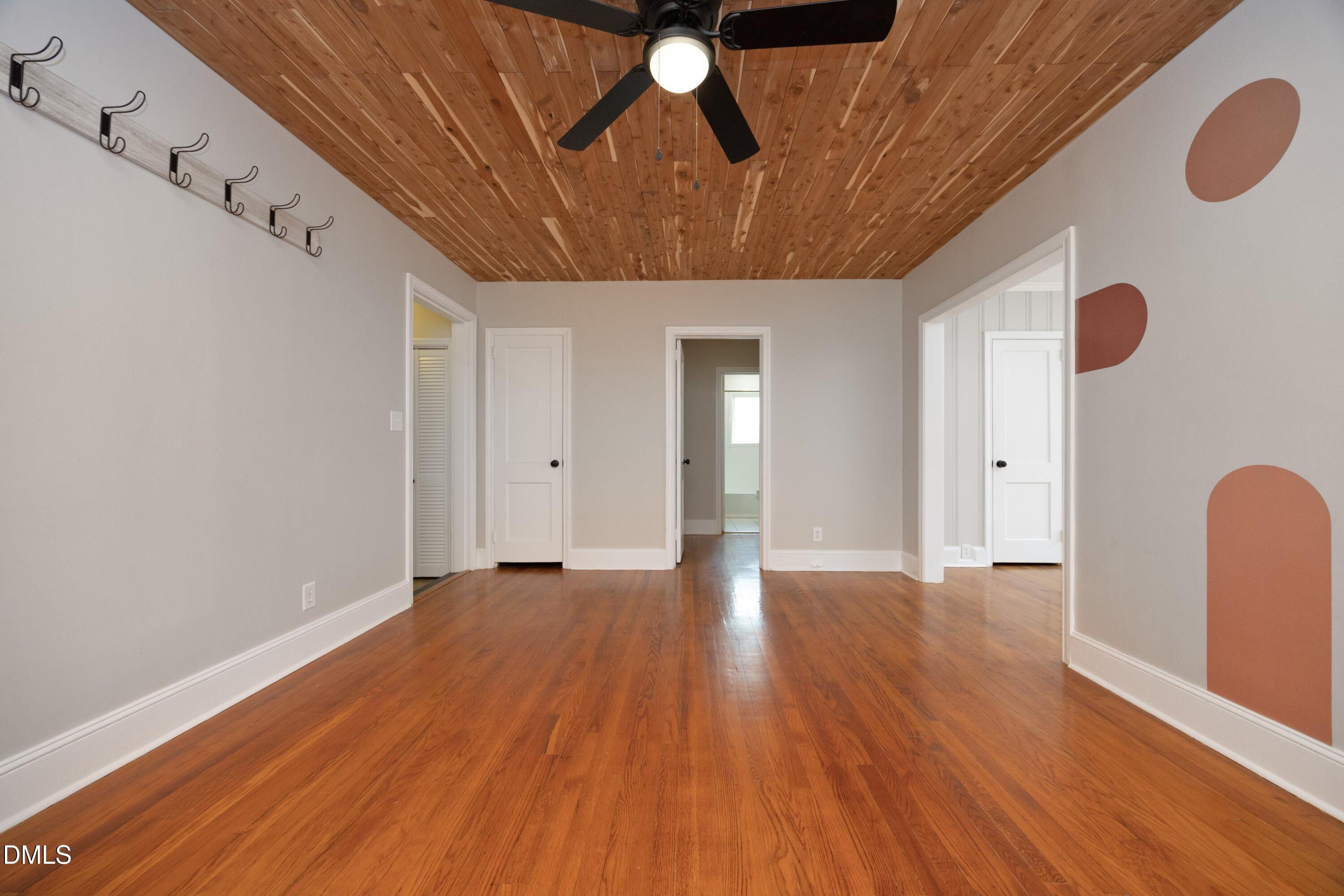 907 S 2nd Street Property Photo 3