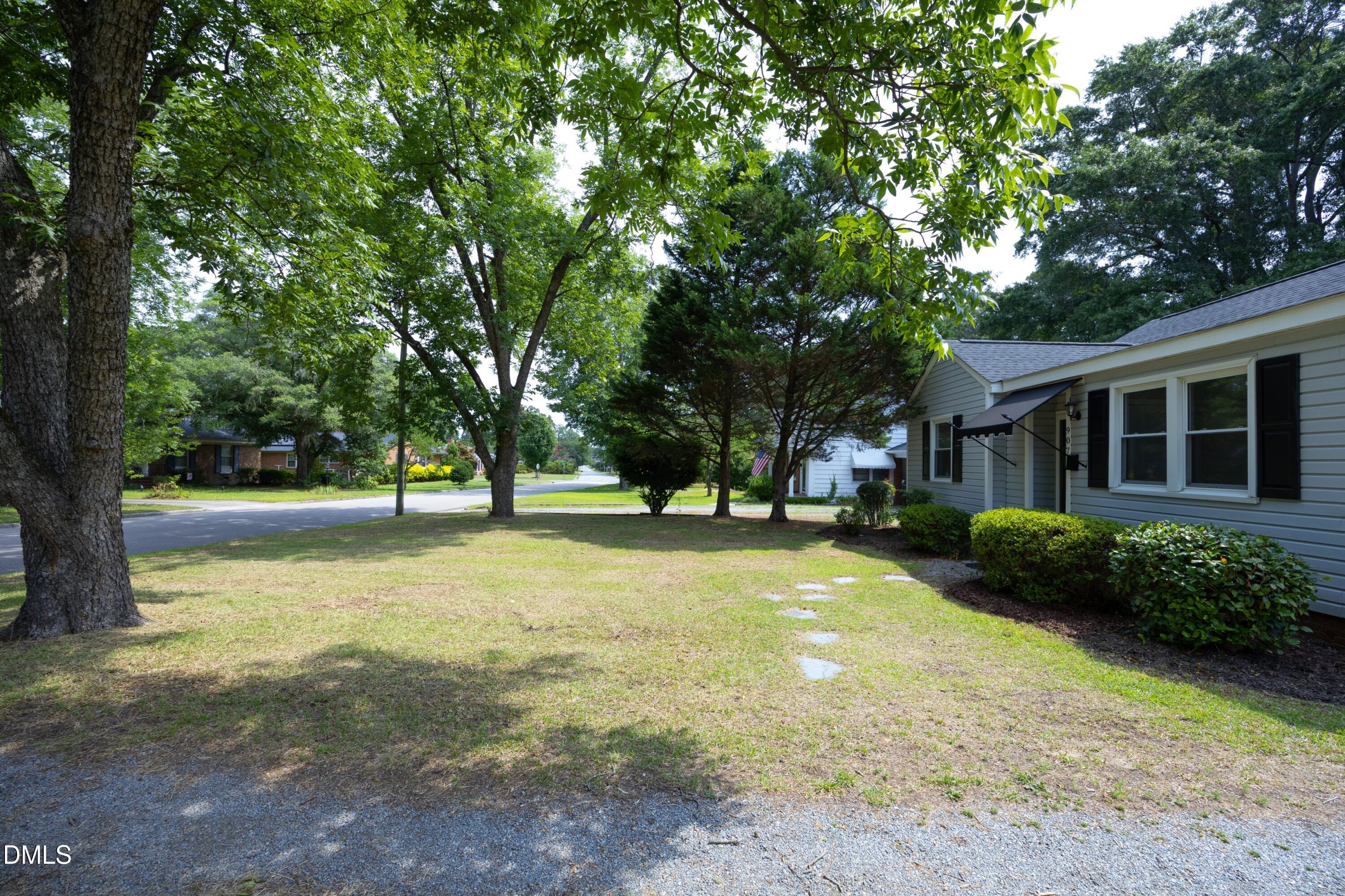 907 S 2nd Street Property Photo 5