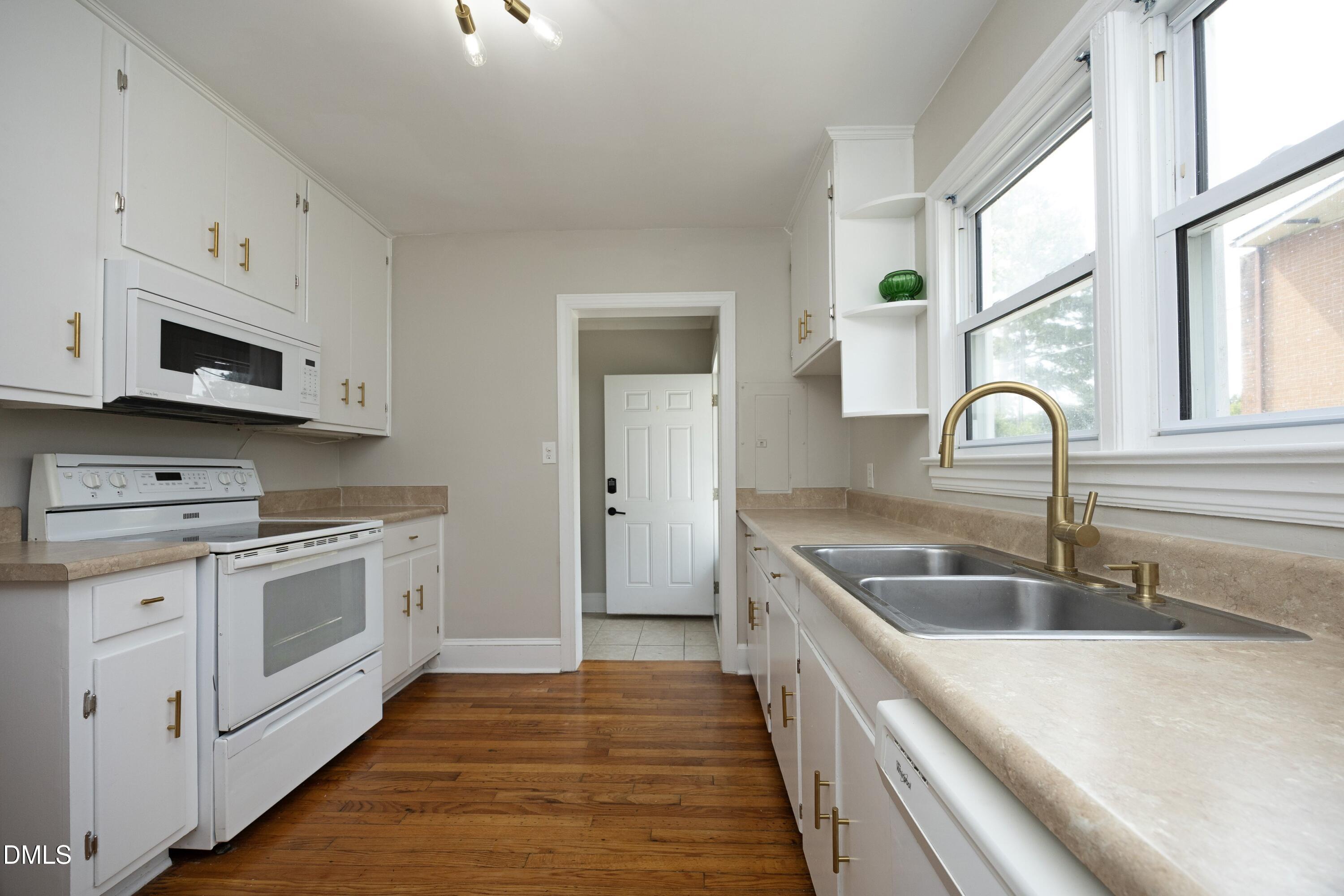 907 S 2nd Street Property Photo 12