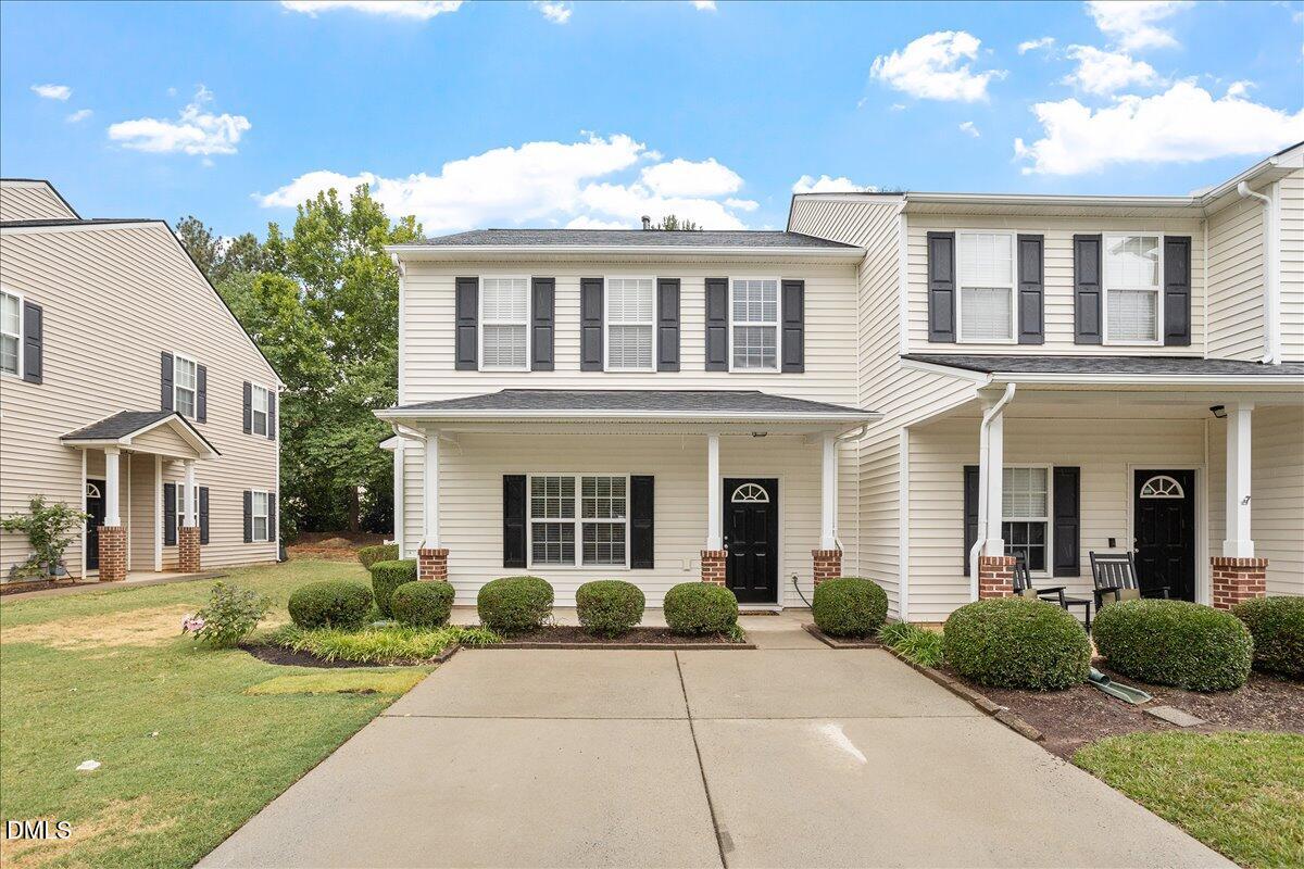 204 Cline Falls Drive Property Photo 1