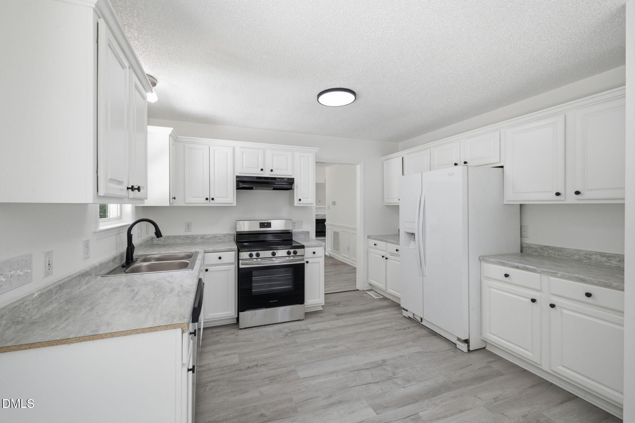 433 Rosa Circle Property Photo 13