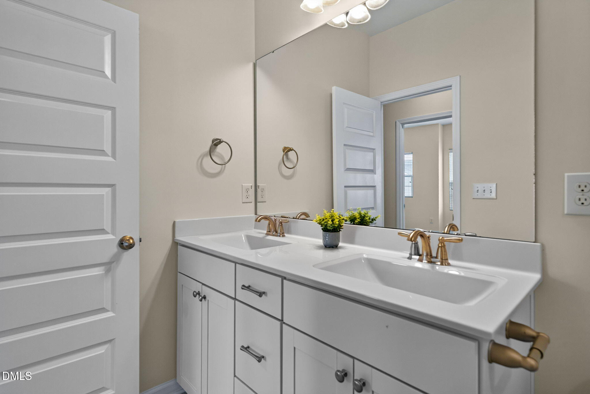 1504 Fairbury Lane Property Photo 34