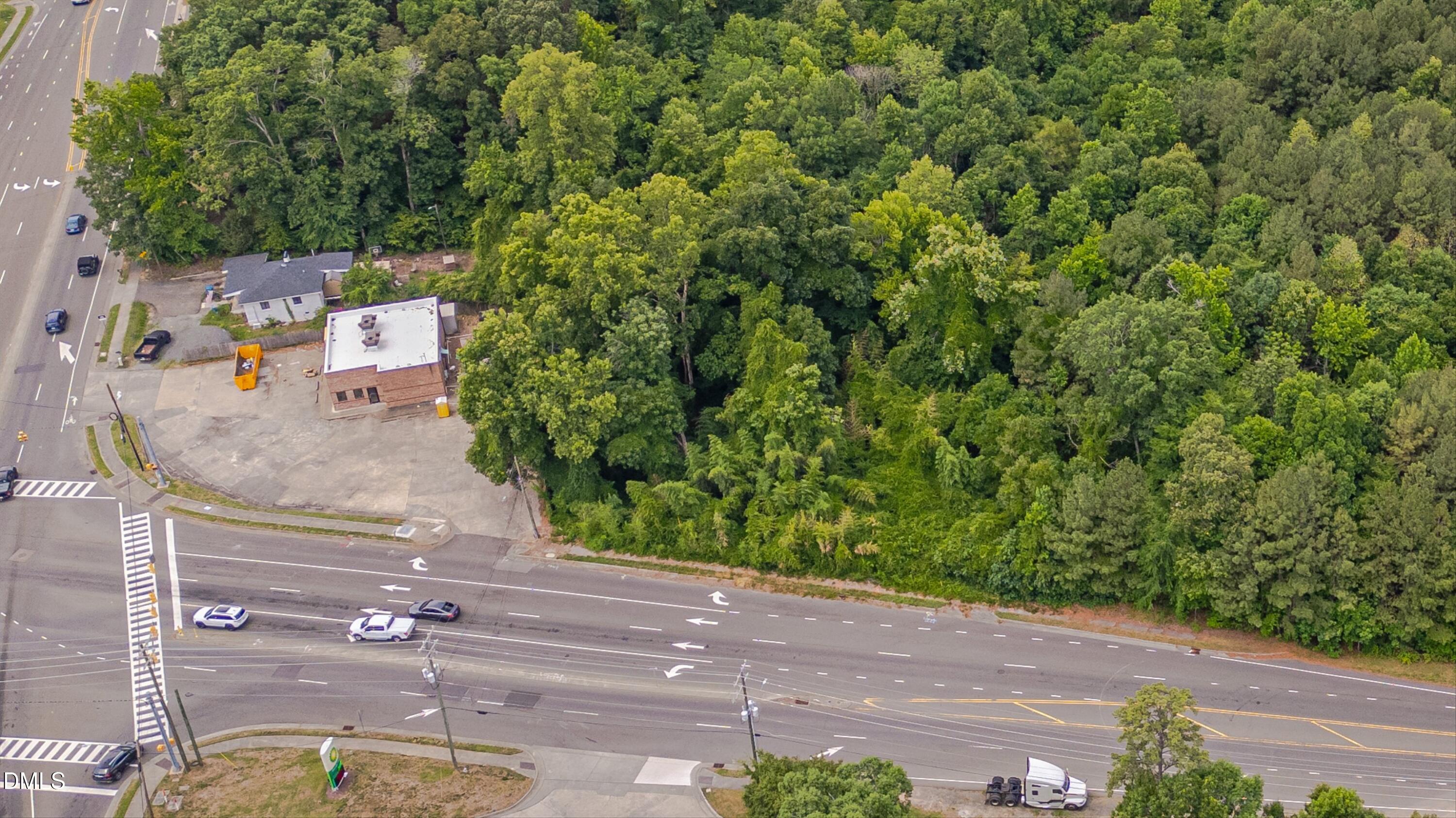 5202 Garrett Road Property Photo 4