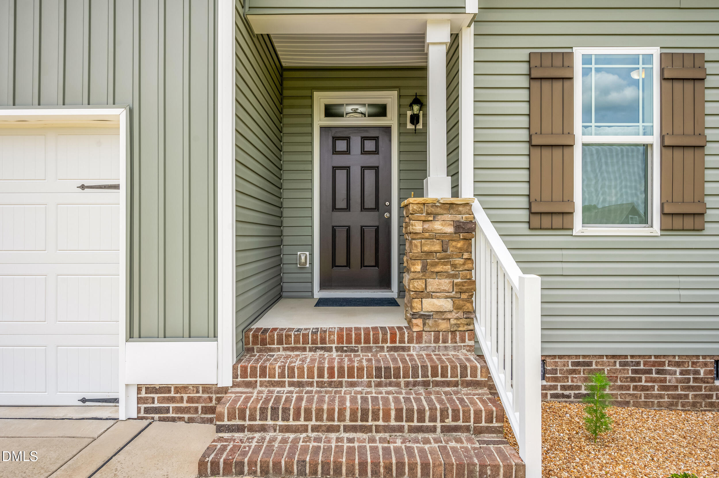 102 Regal Pond Drive Property Photo 6