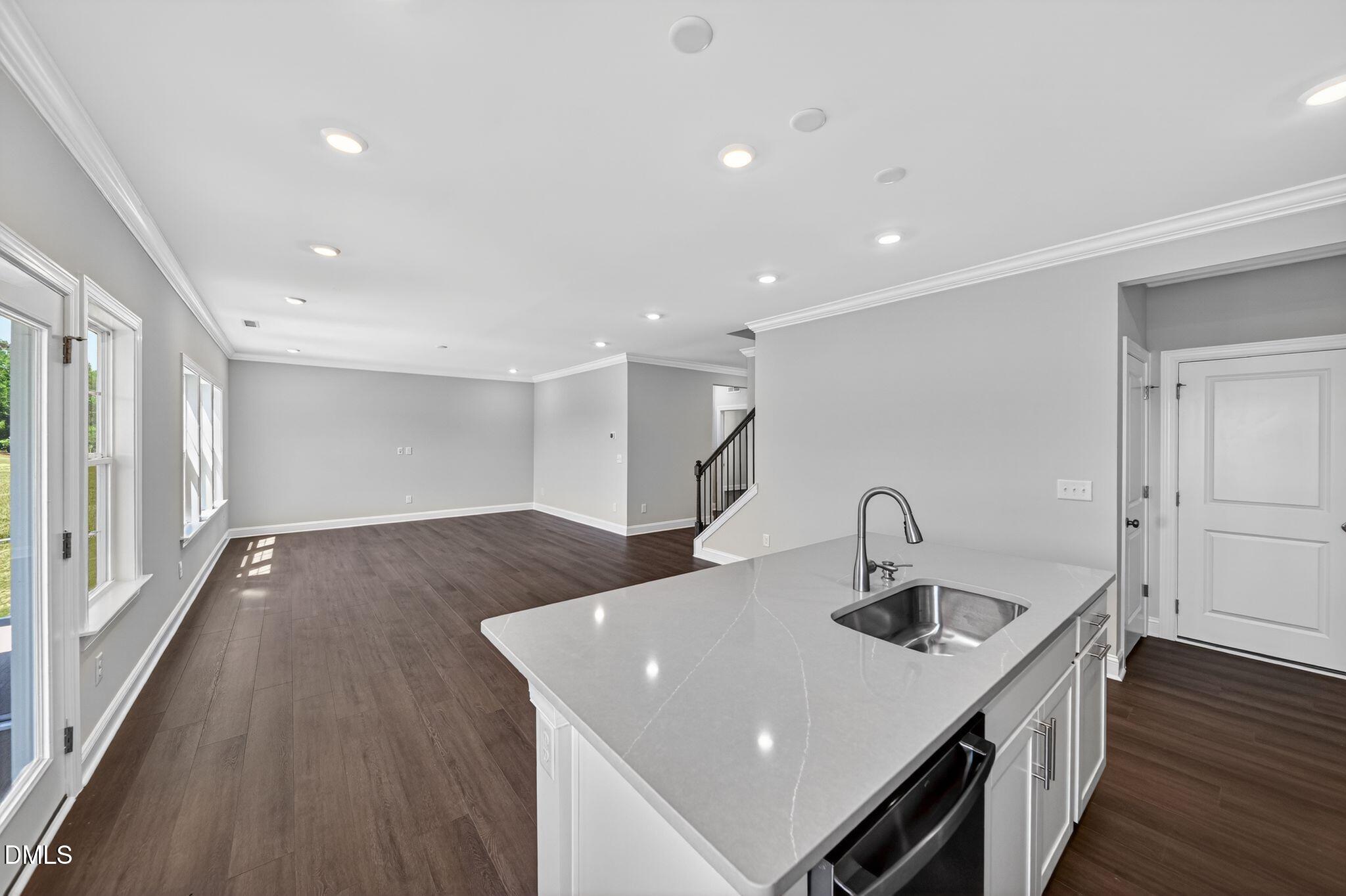 1800 Lily Bloom Way Property Photo 3