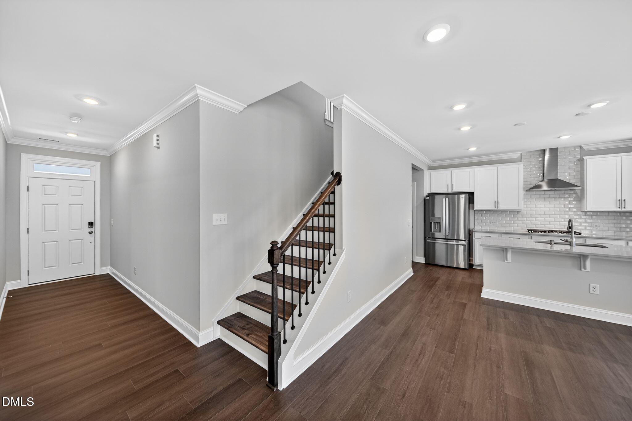 1800 Lily Bloom Way Property Photo 6