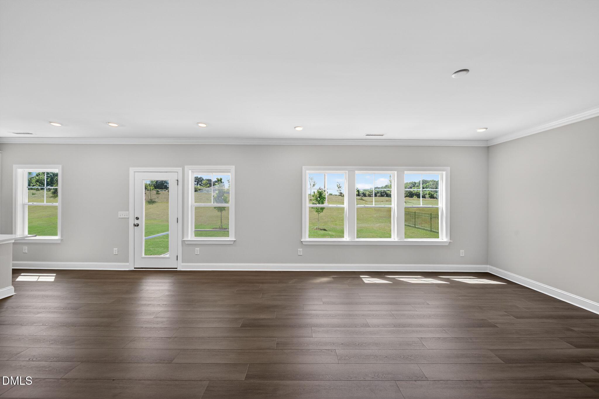 1800 Lily Bloom Way Property Photo 7