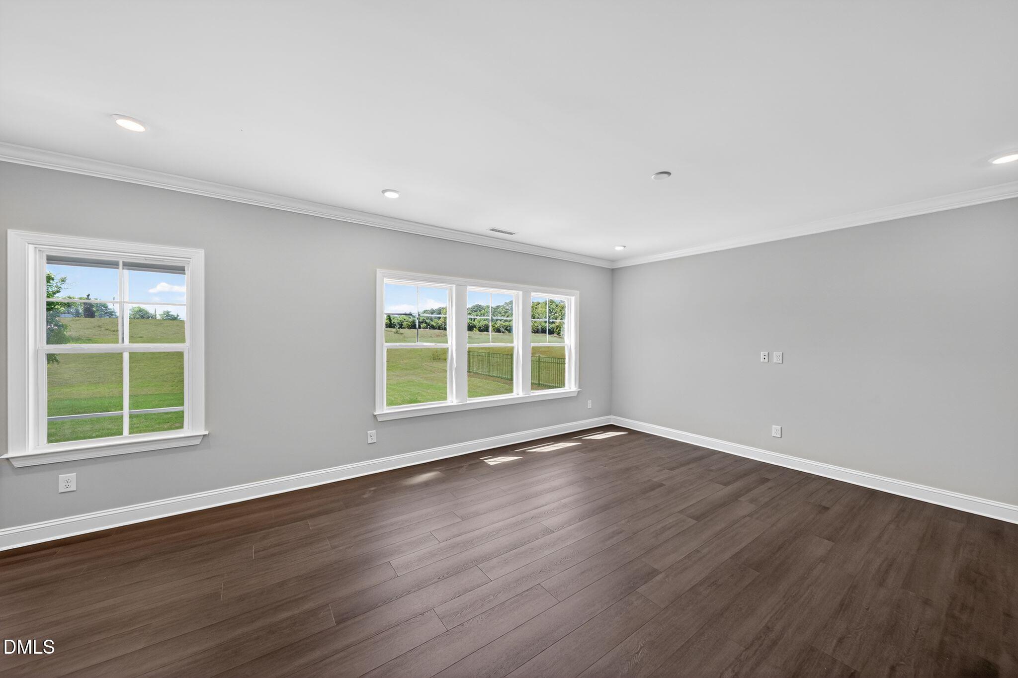 1800 Lily Bloom Way Property Photo 8