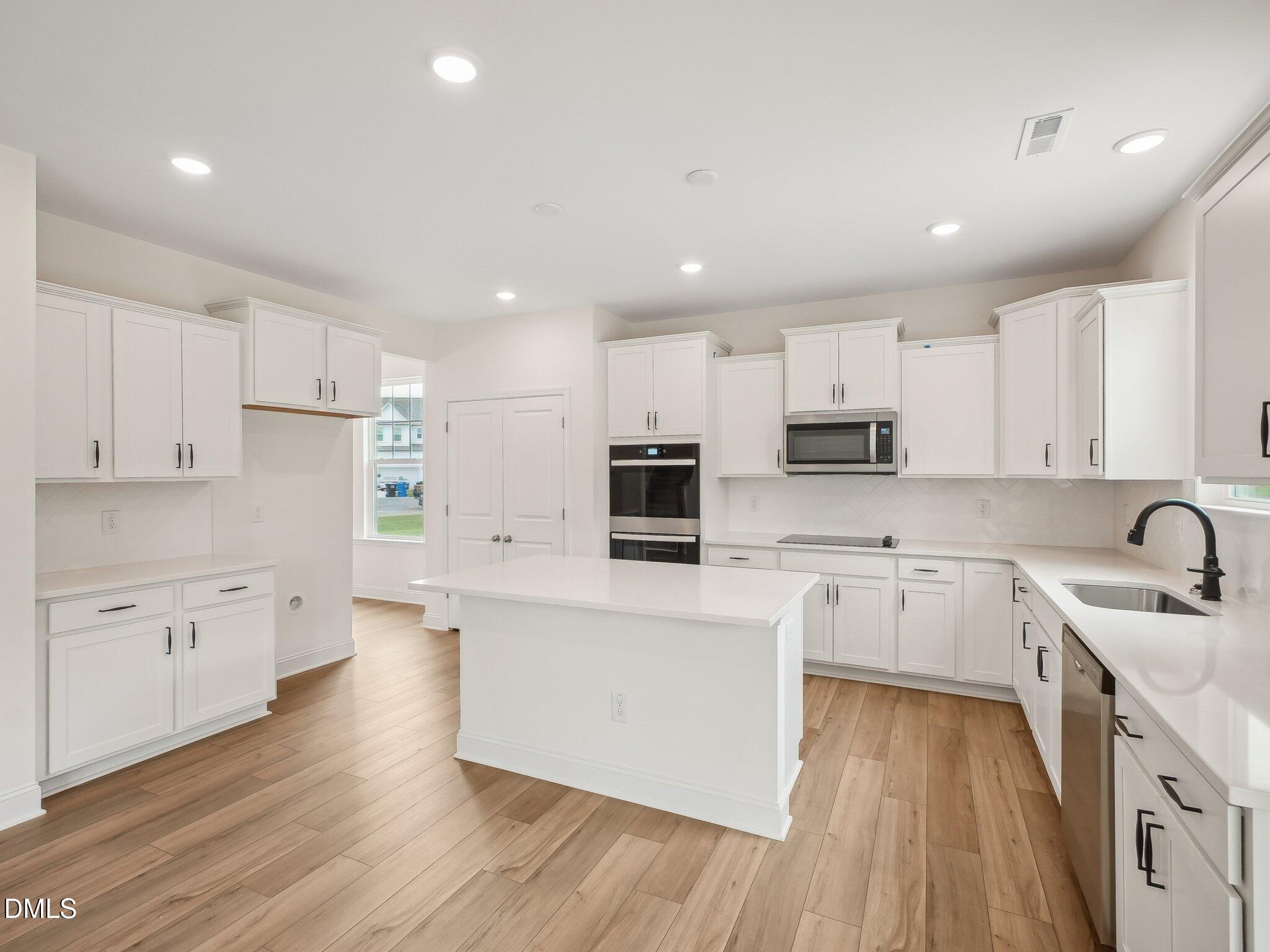 508 Hipwood Drive Property Photo 10