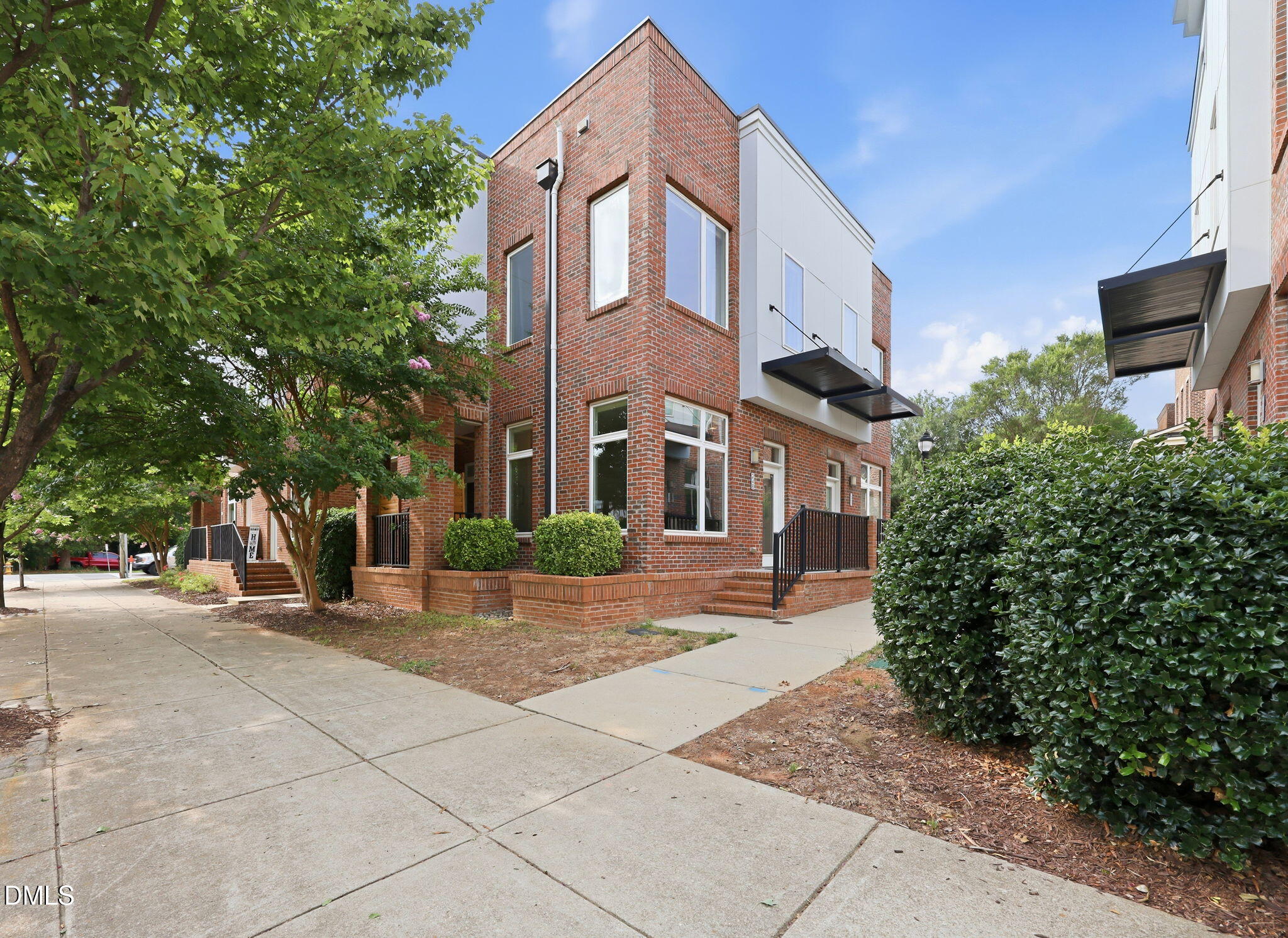 248 William Drummond Way Property Photo 2