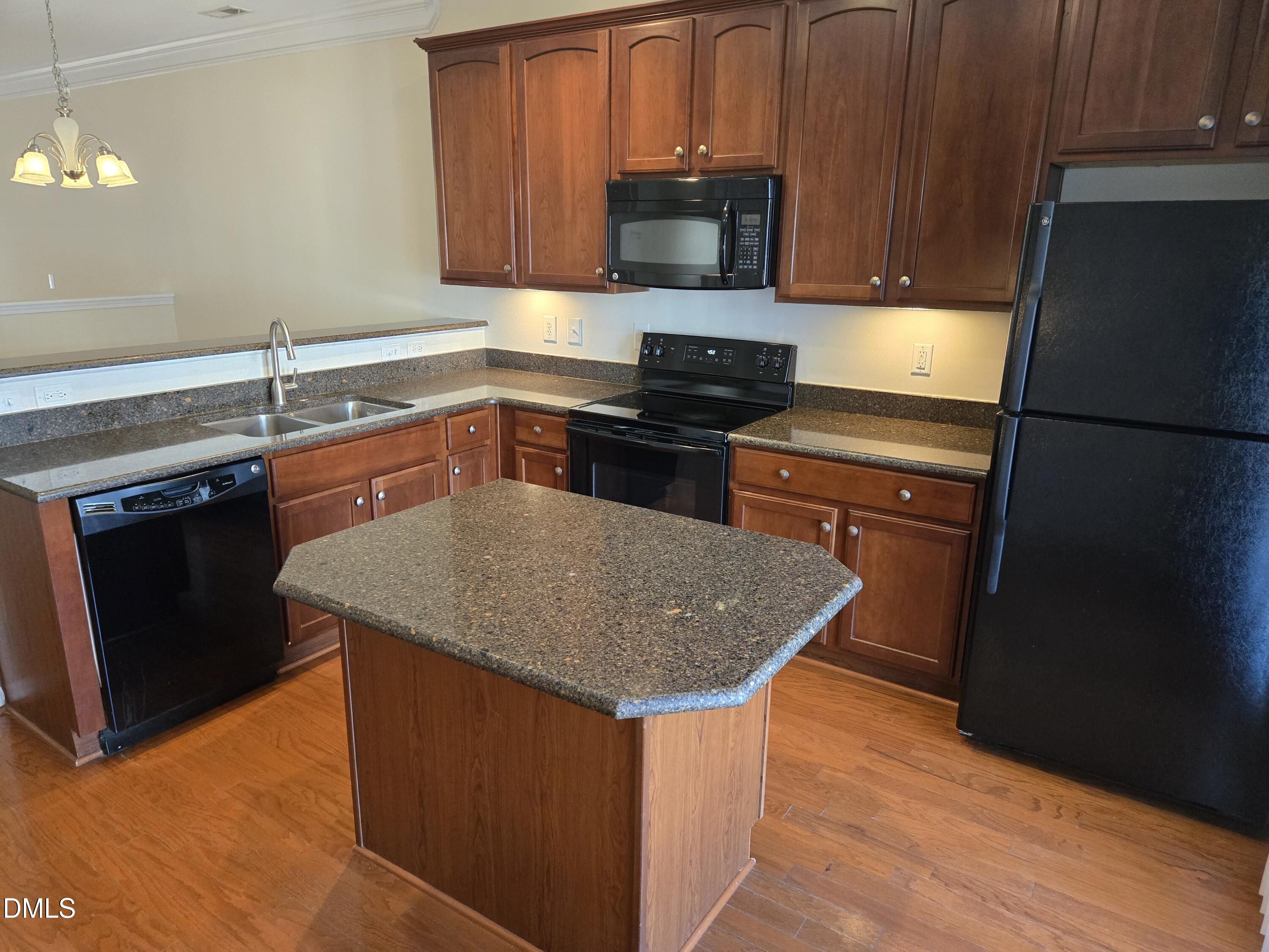 329 Kinellan Lane Property Photo 7