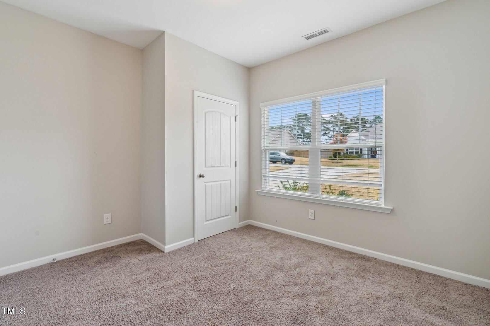 504 Highland Rhodes Drive Property Photo 7