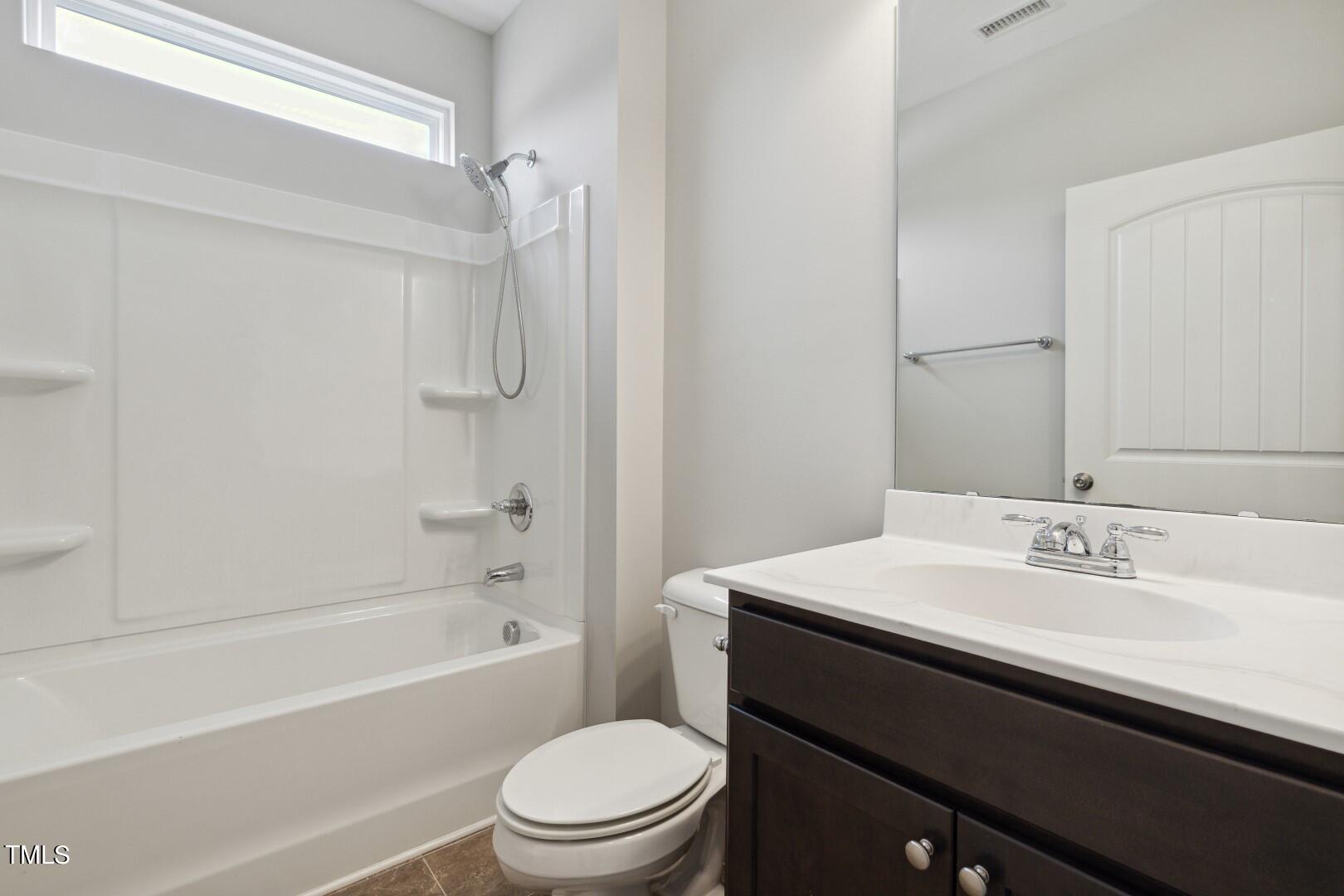 504 Highland Rhodes Drive Property Photo 9