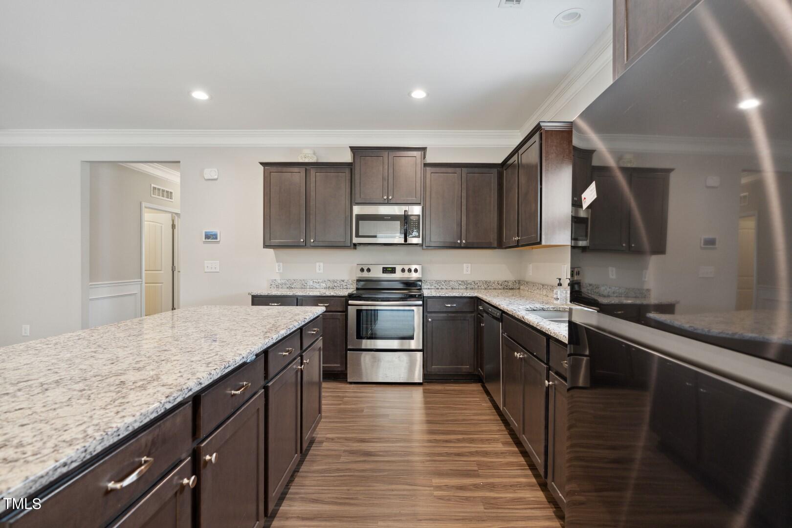 504 Highland Rhodes Drive Property Photo 14
