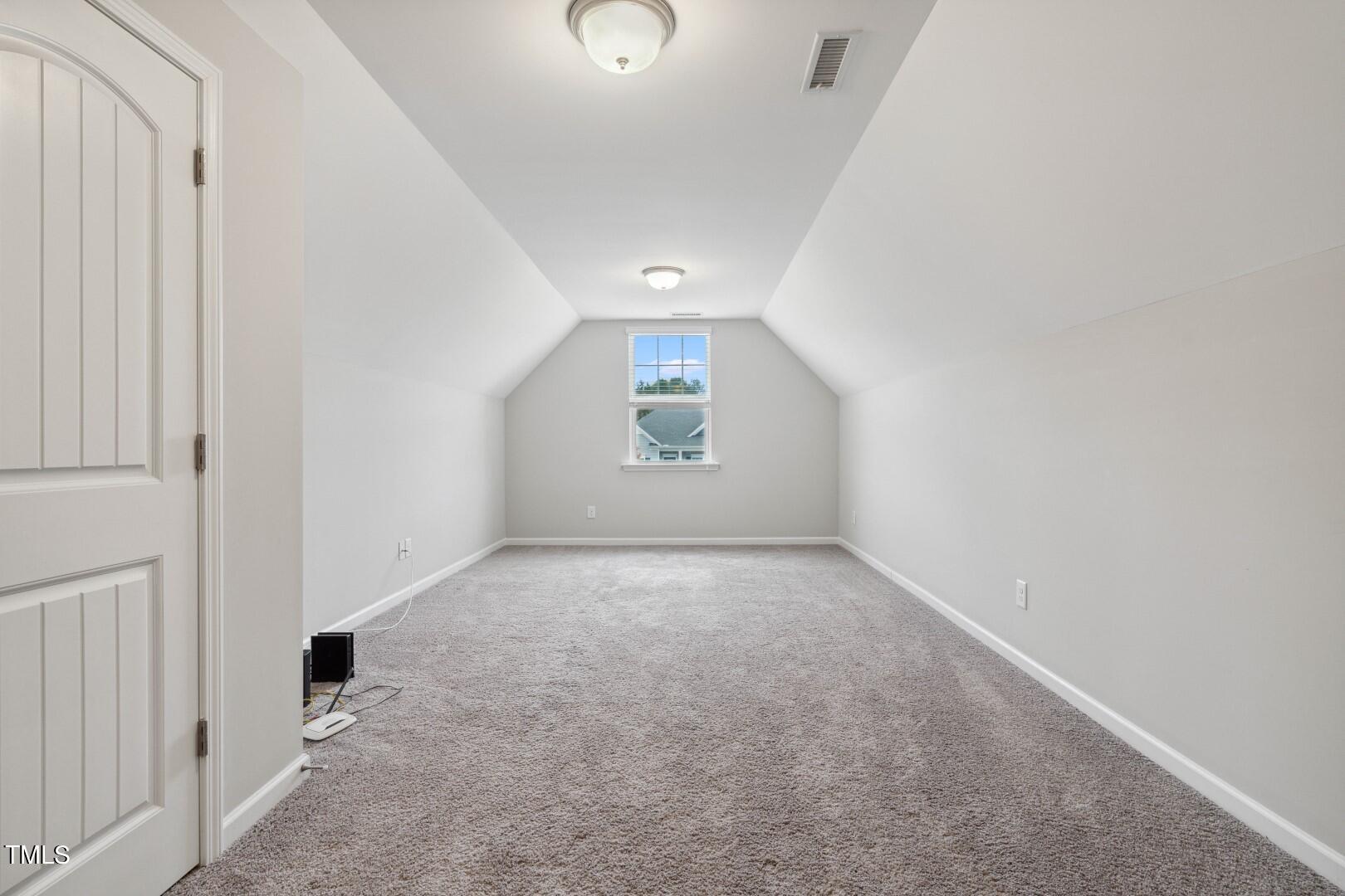 504 Highland Rhodes Drive Property Photo 25