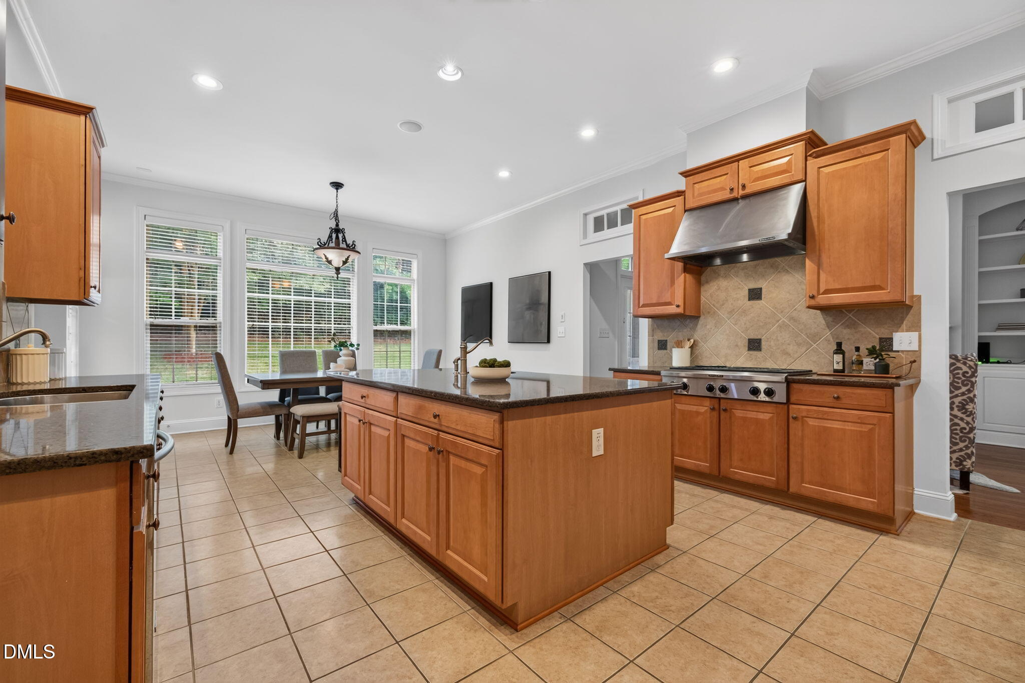 1049 Kennicott Avenue Property Photo 14