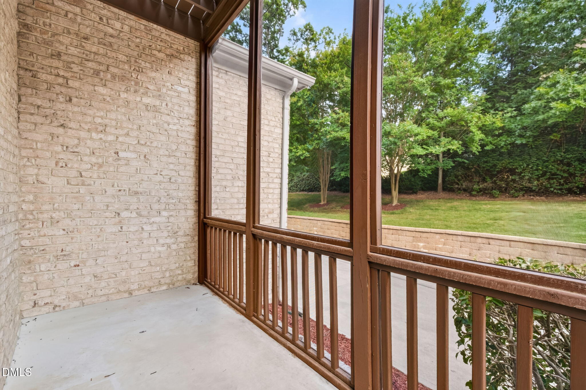 1049 Kennicott Avenue Property Photo 24