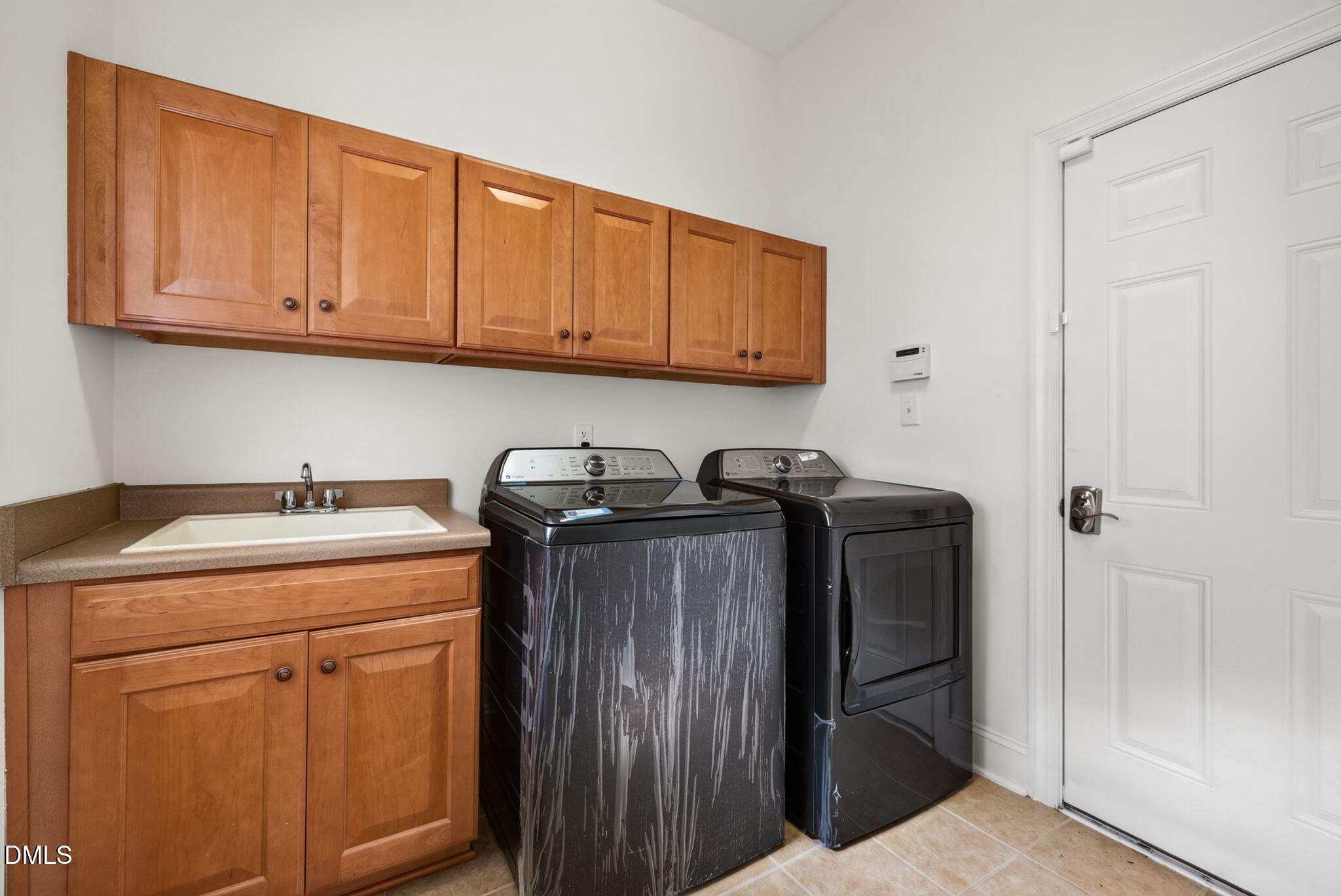 1049 Kennicott Avenue Property Photo 26