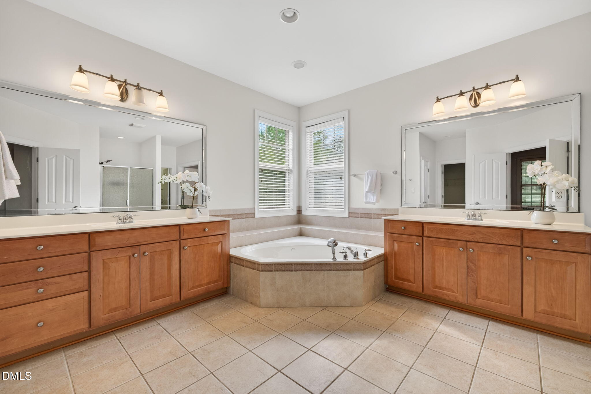 1049 Kennicott Avenue Property Photo 35