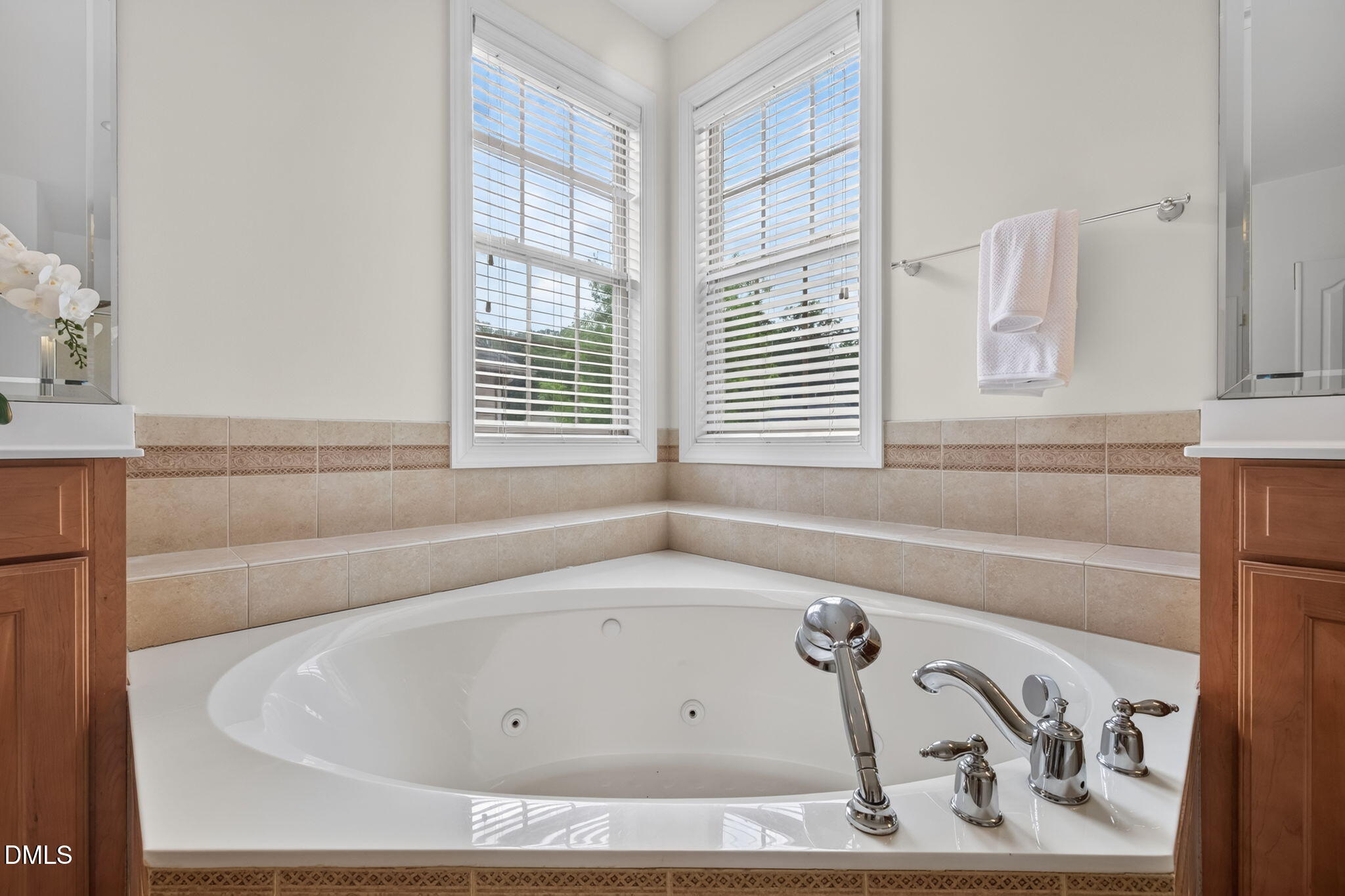 1049 Kennicott Avenue Property Photo 38