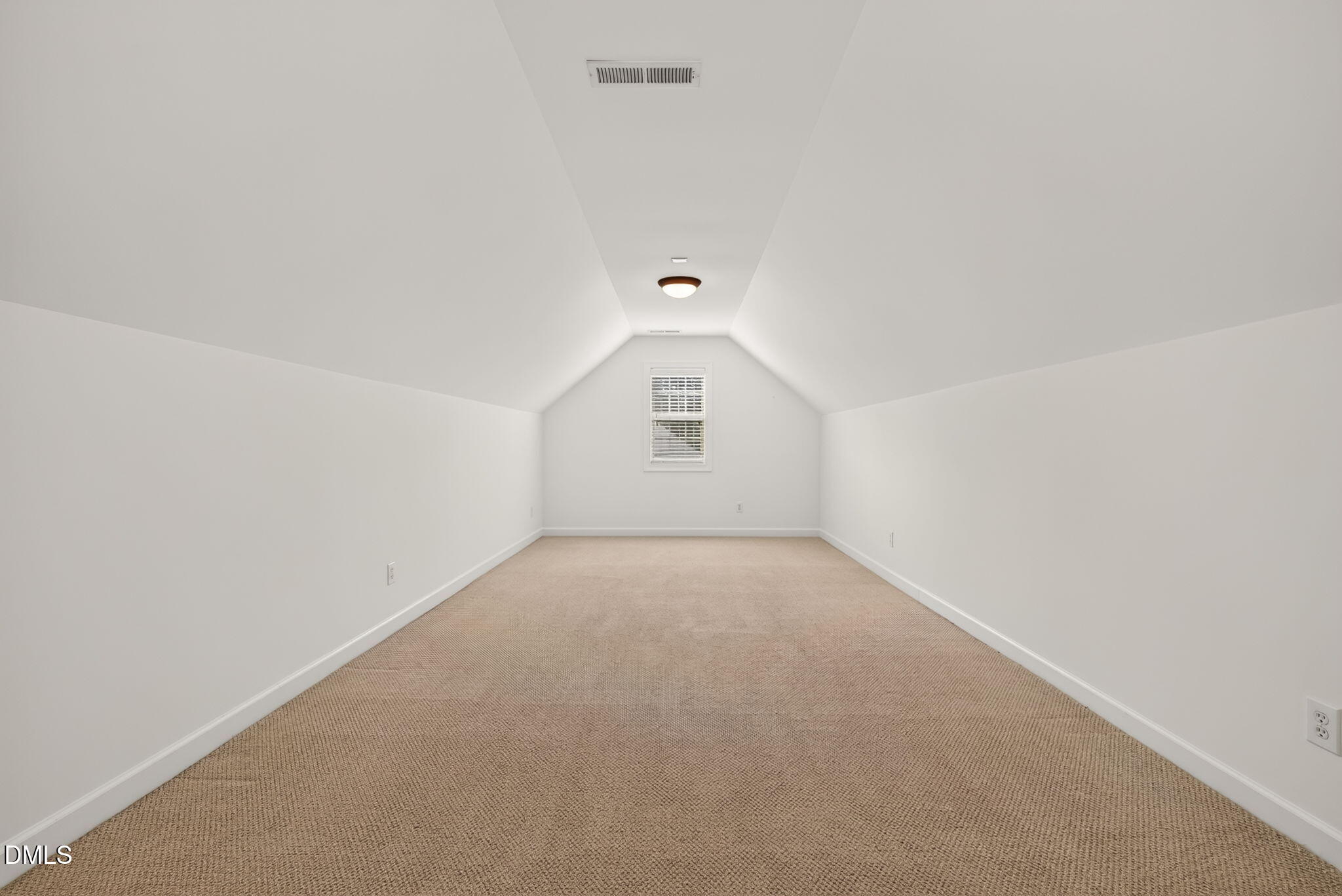 1049 Kennicott Avenue Property Photo 41