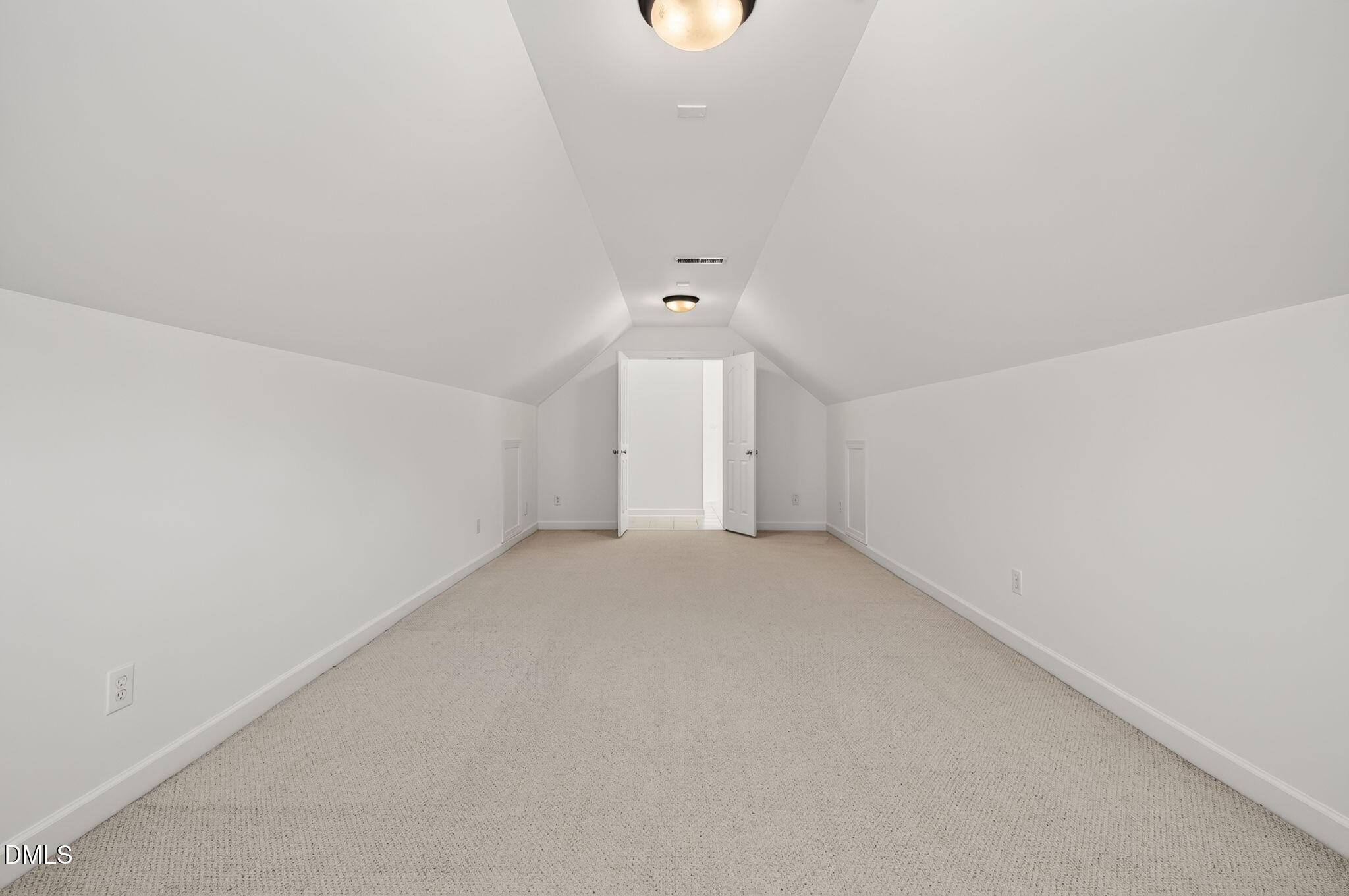 1049 Kennicott Avenue Property Photo 42