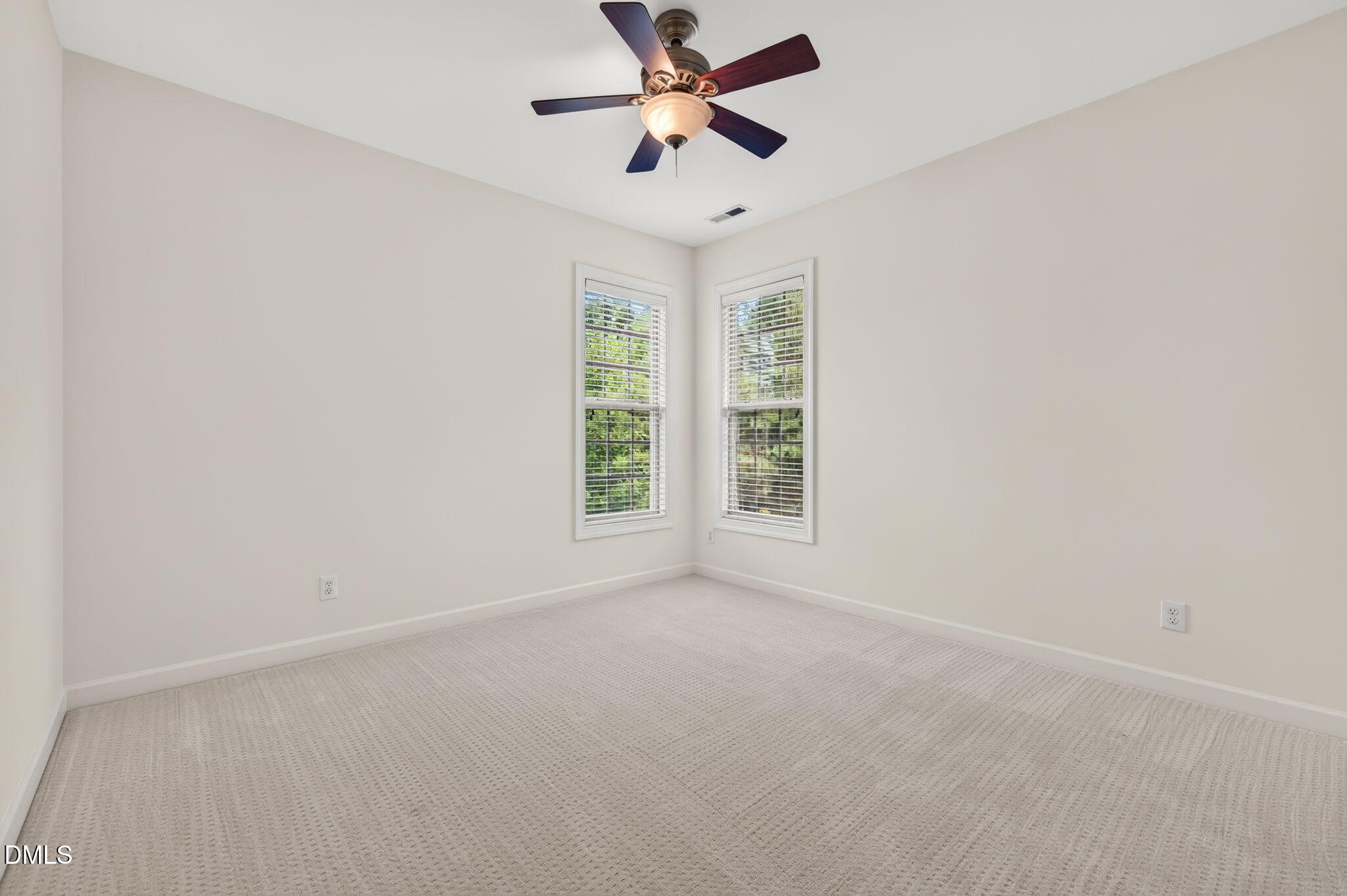 1049 Kennicott Avenue Property Photo 44