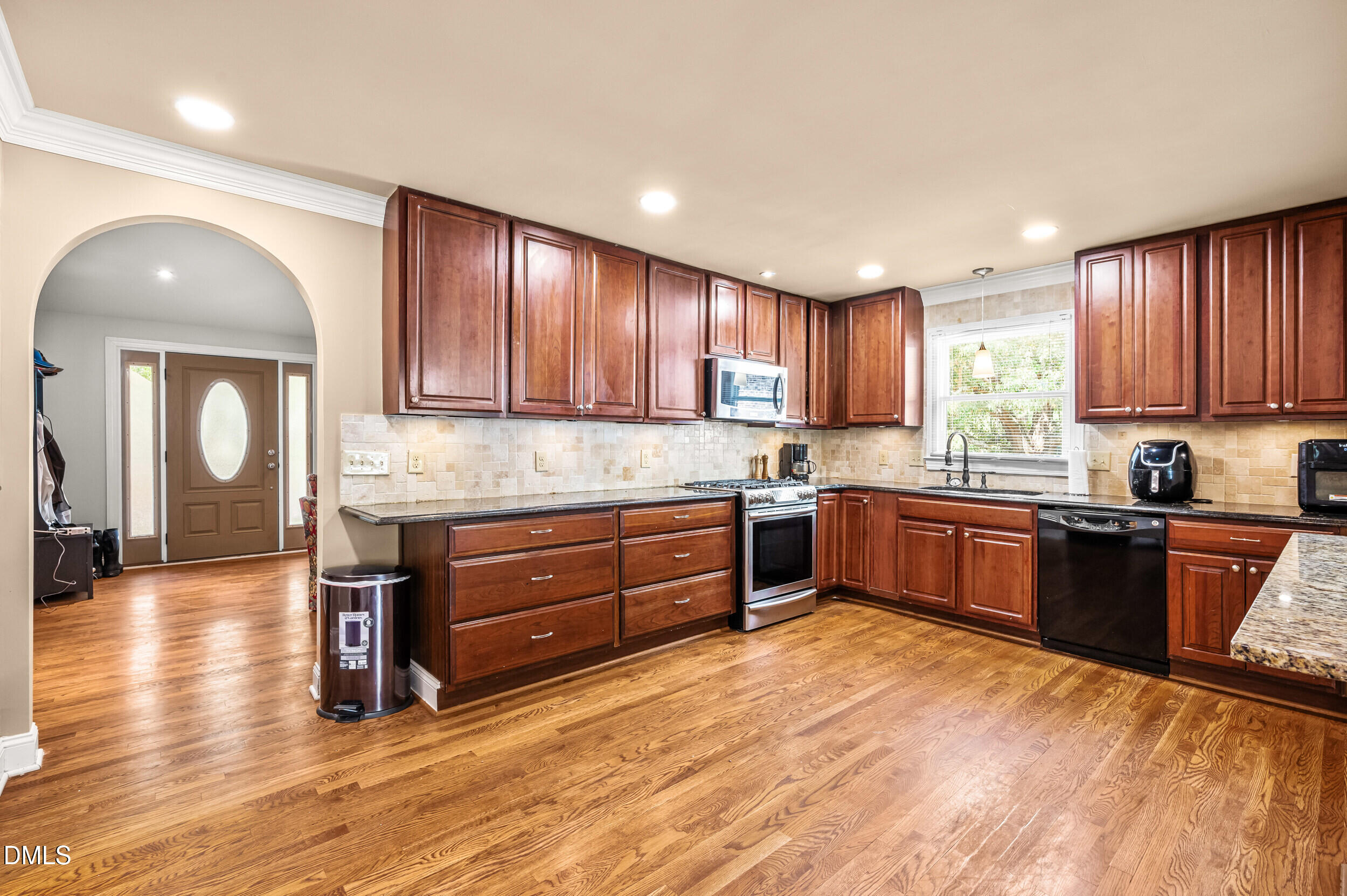 810 Bryn Mawr Court Property Photo 7