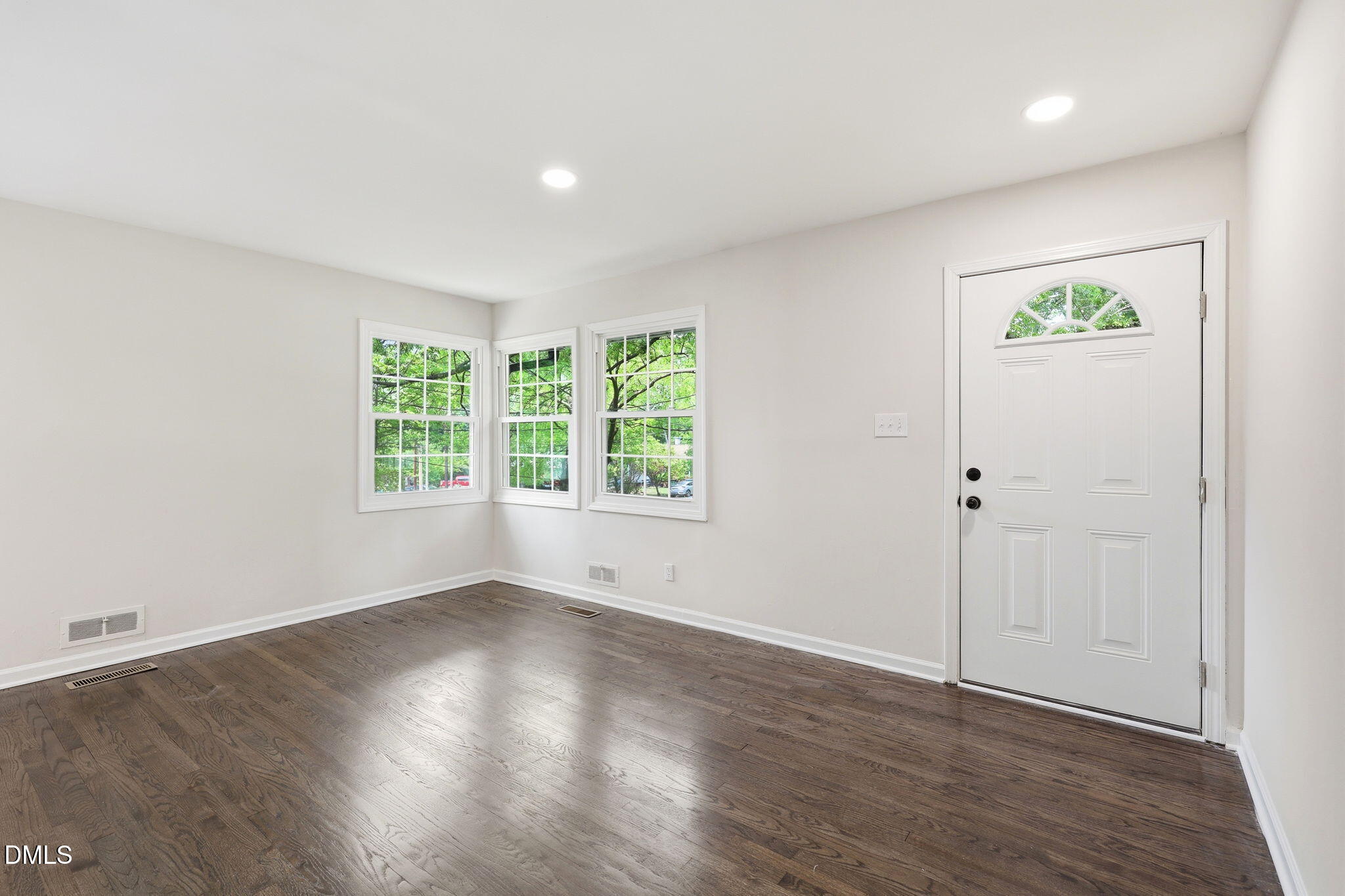 1118 Raynor Street Property Photo 3