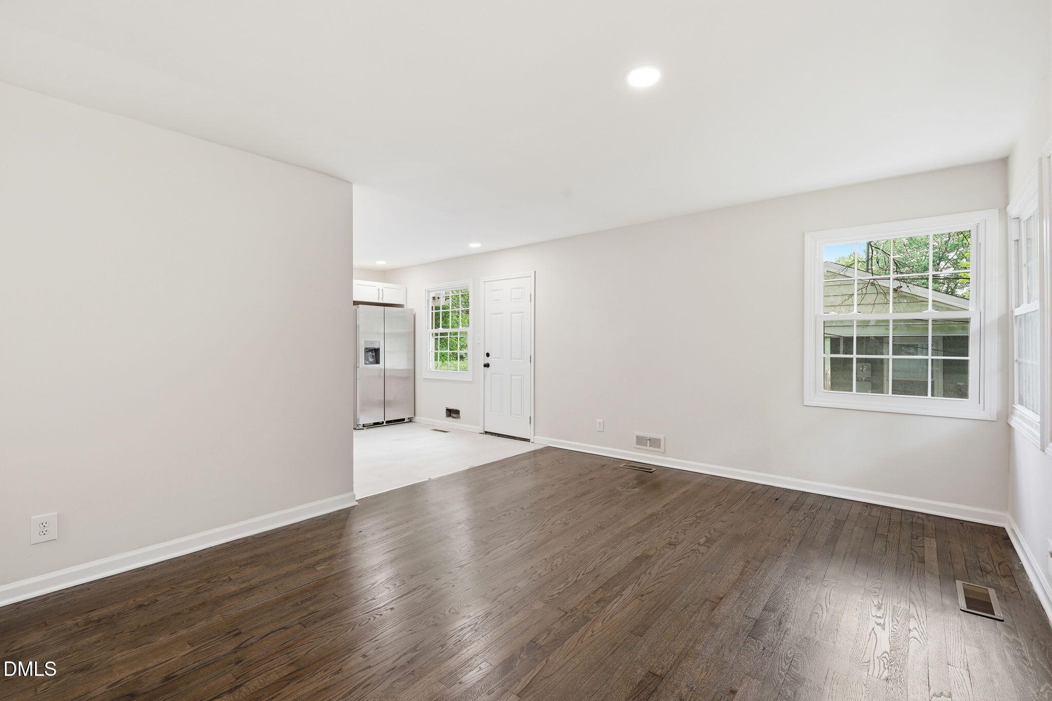 1118 Raynor Street Property Photo 4