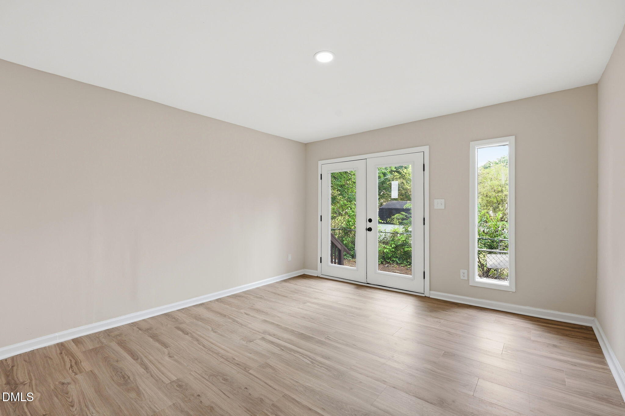 1118 Raynor Street Property Photo 13