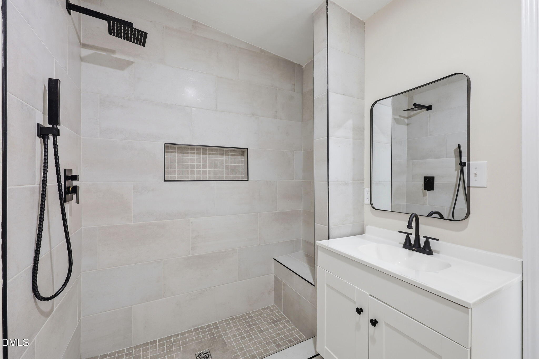 1118 Raynor Street Property Photo 15