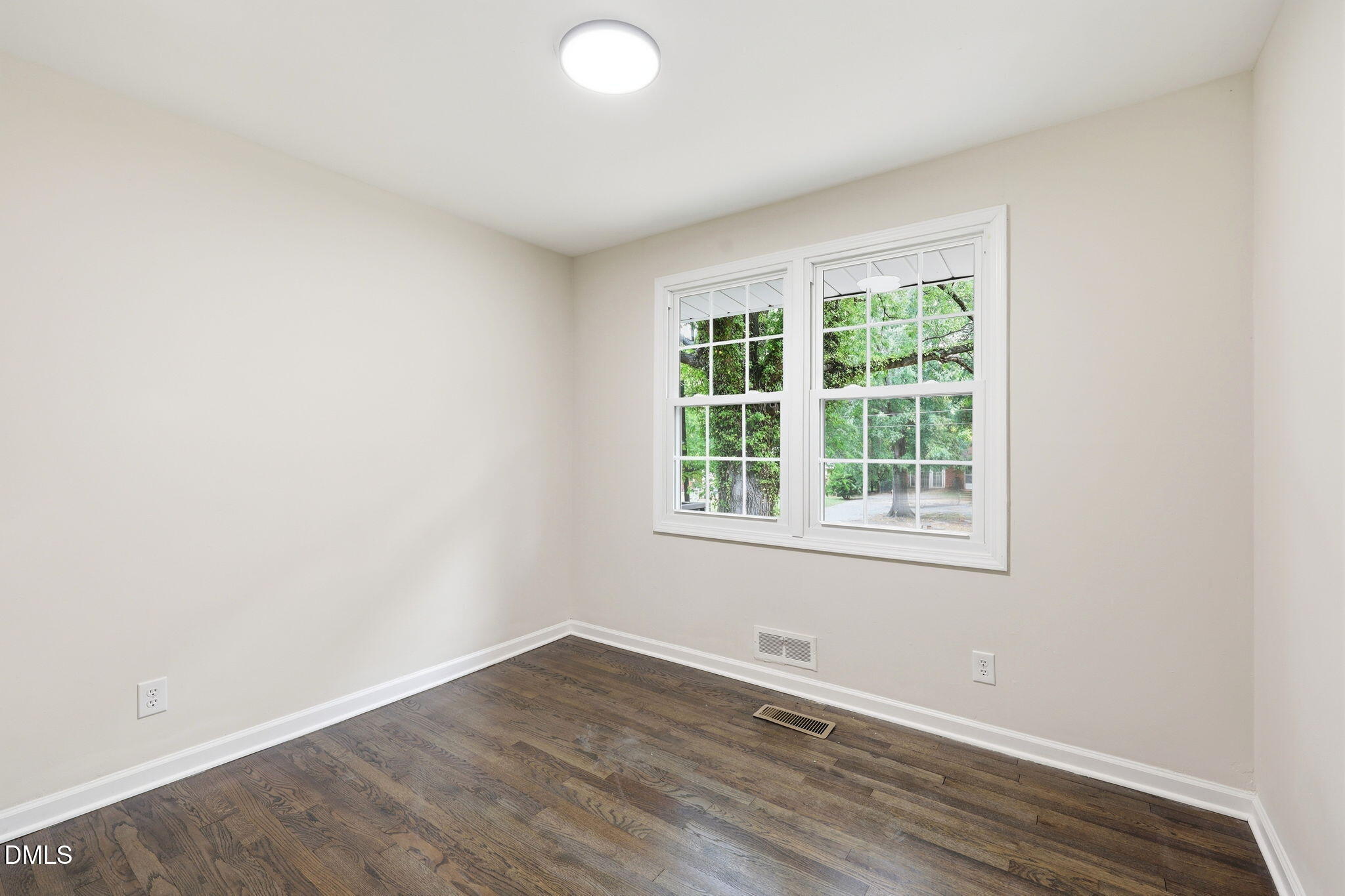 1118 Raynor Street Property Photo 24