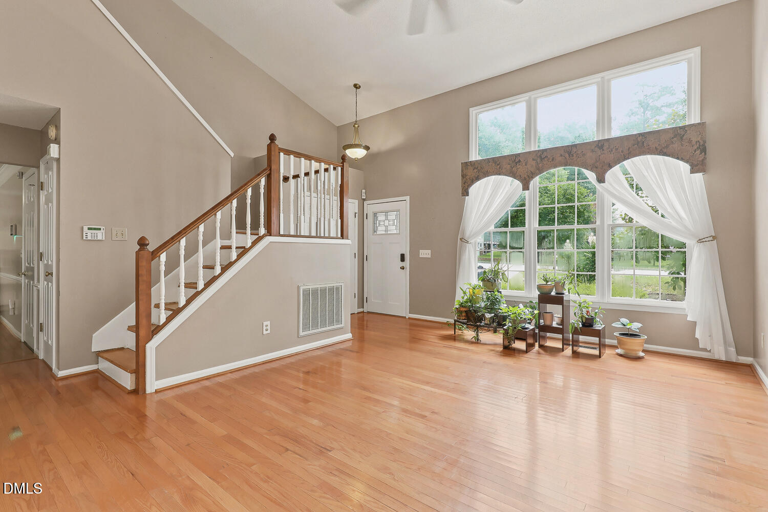 1203 Silvershire Way Property Photo 5