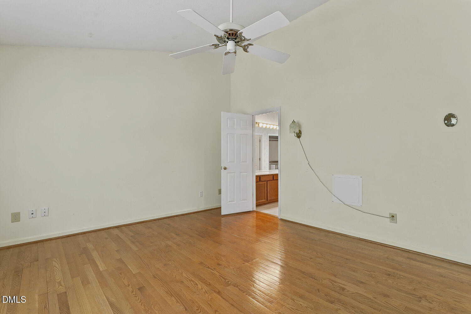 1203 Silvershire Way Property Photo 24