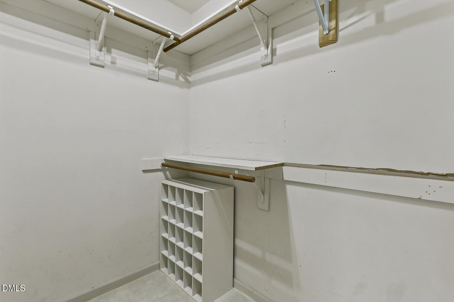 1203 Silvershire Way Property Photo 28
