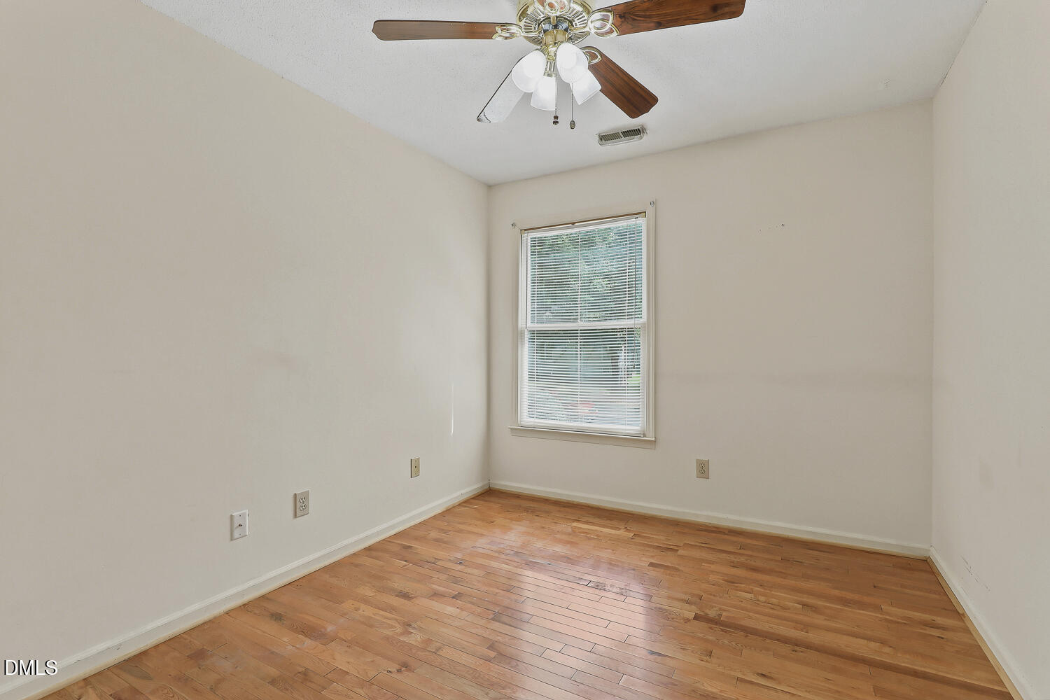 1203 Silvershire Way Property Photo 33