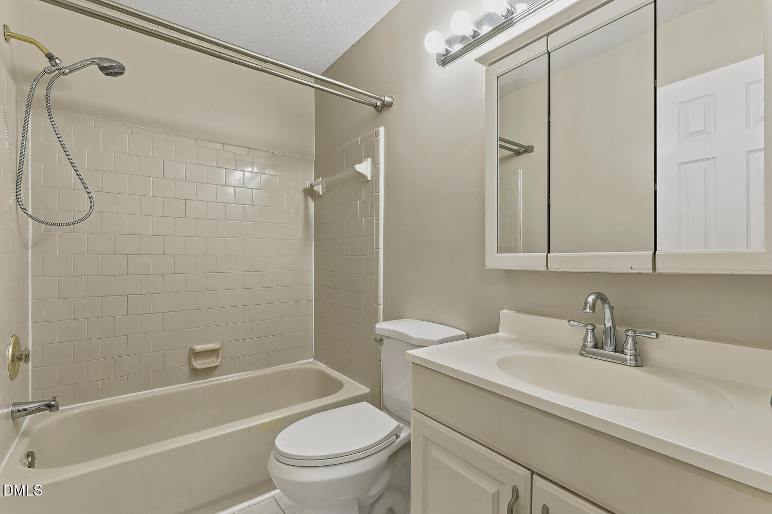 1203 Silvershire Way Property Photo 35
