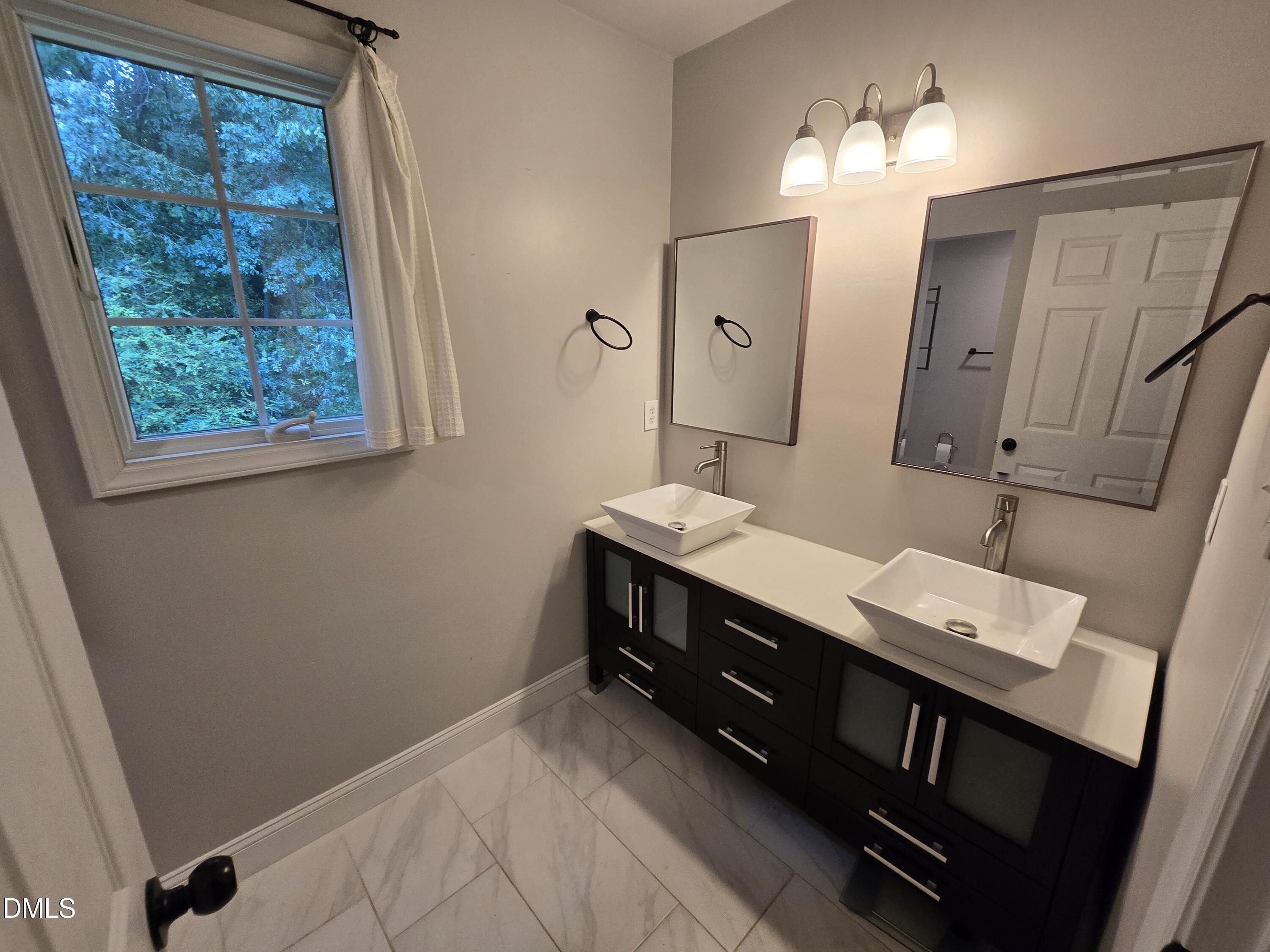 2808 Livery Way Property Photo 35