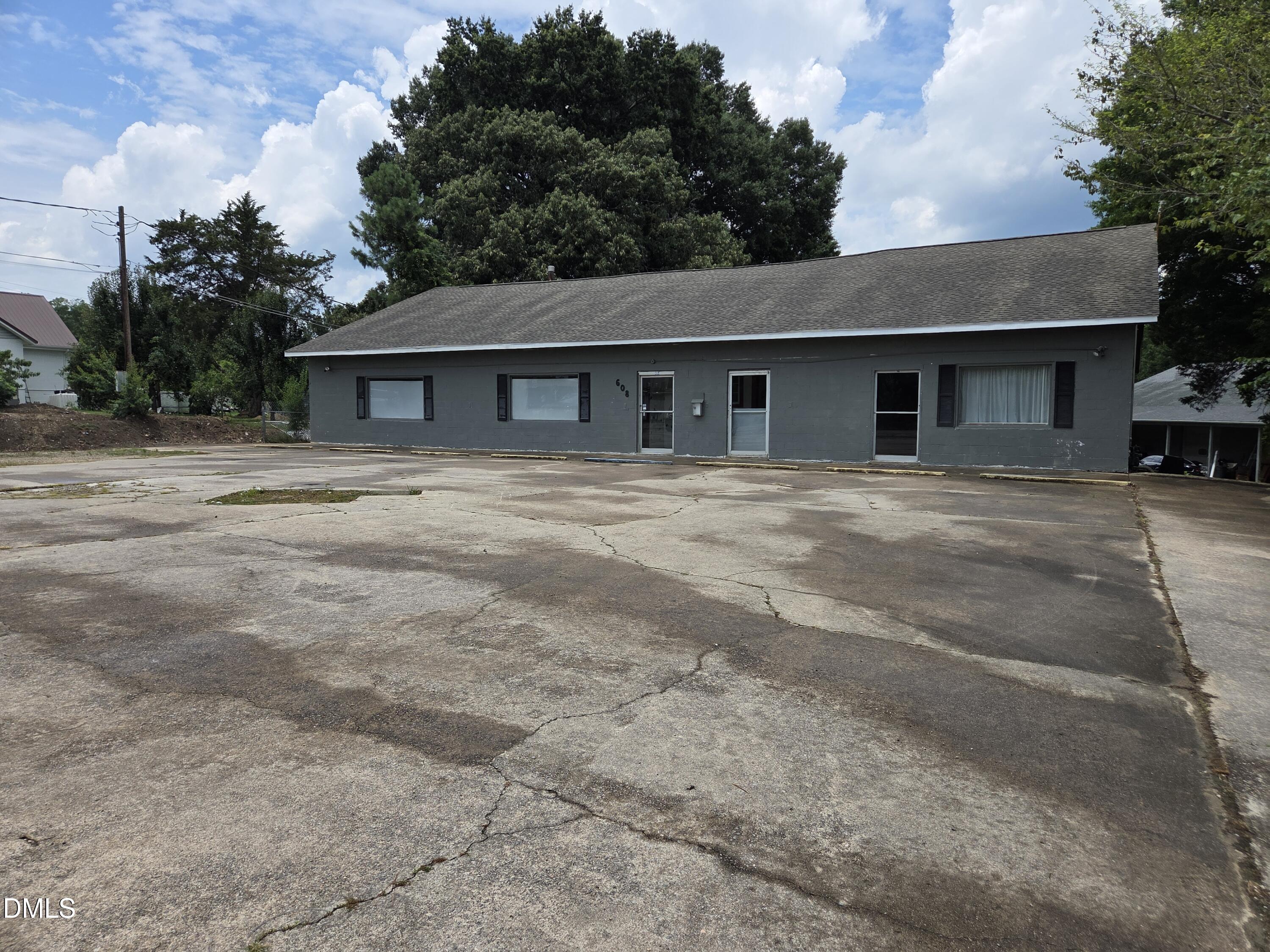608 Roxboro Road Property Photo 14