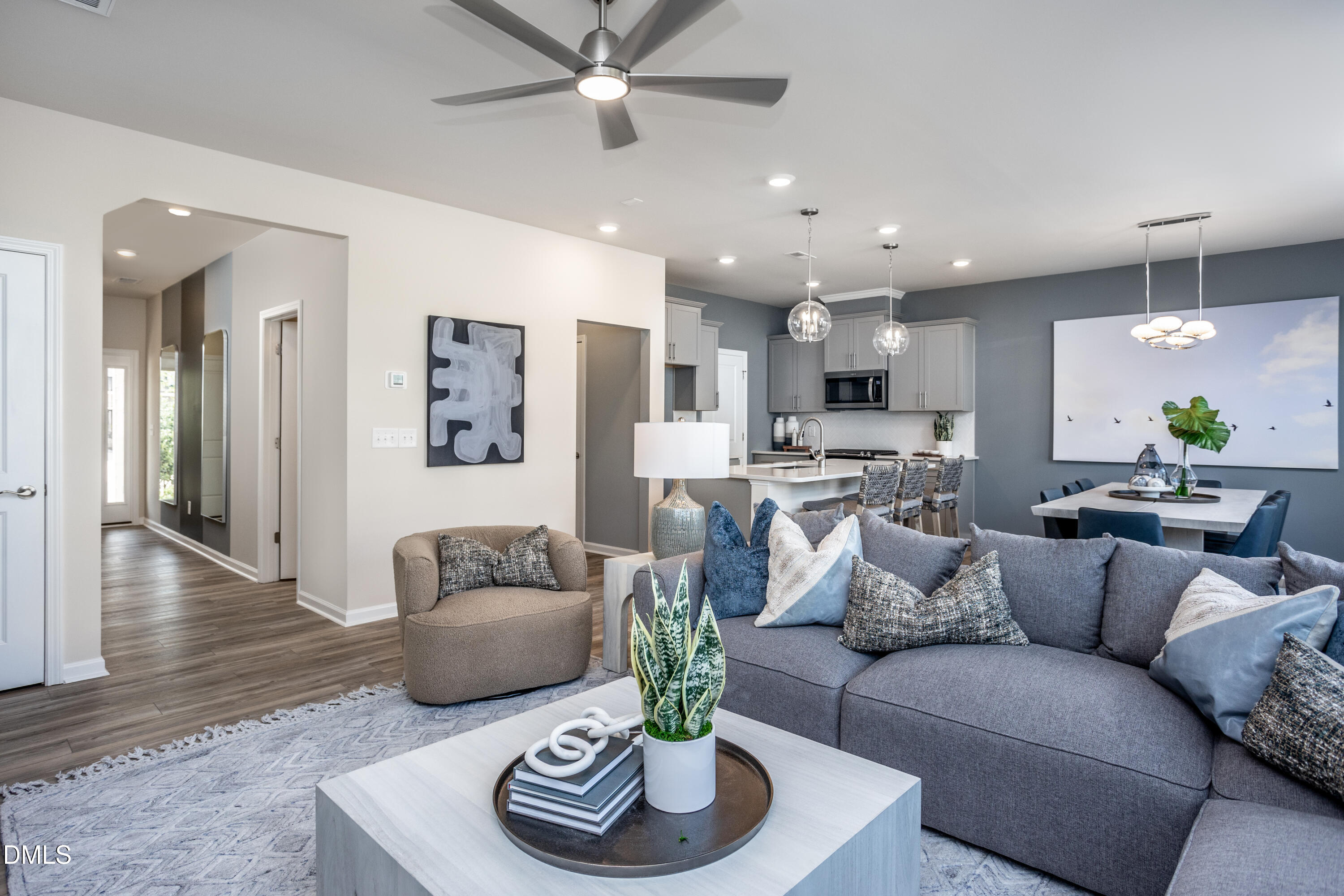 2322 Sun Vibes Way Property Photo 8