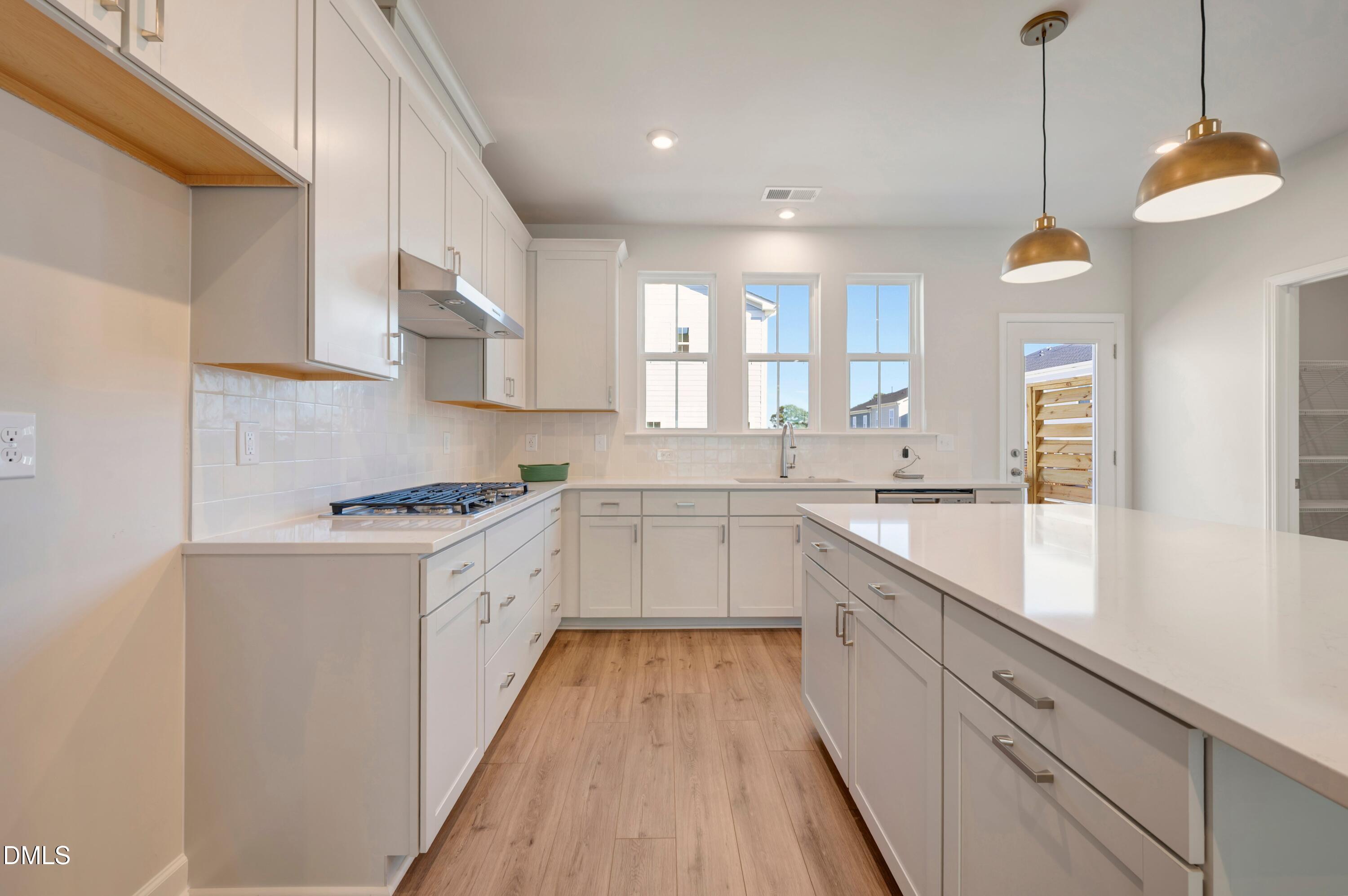 702 Hyperion Alley Property Photo 6